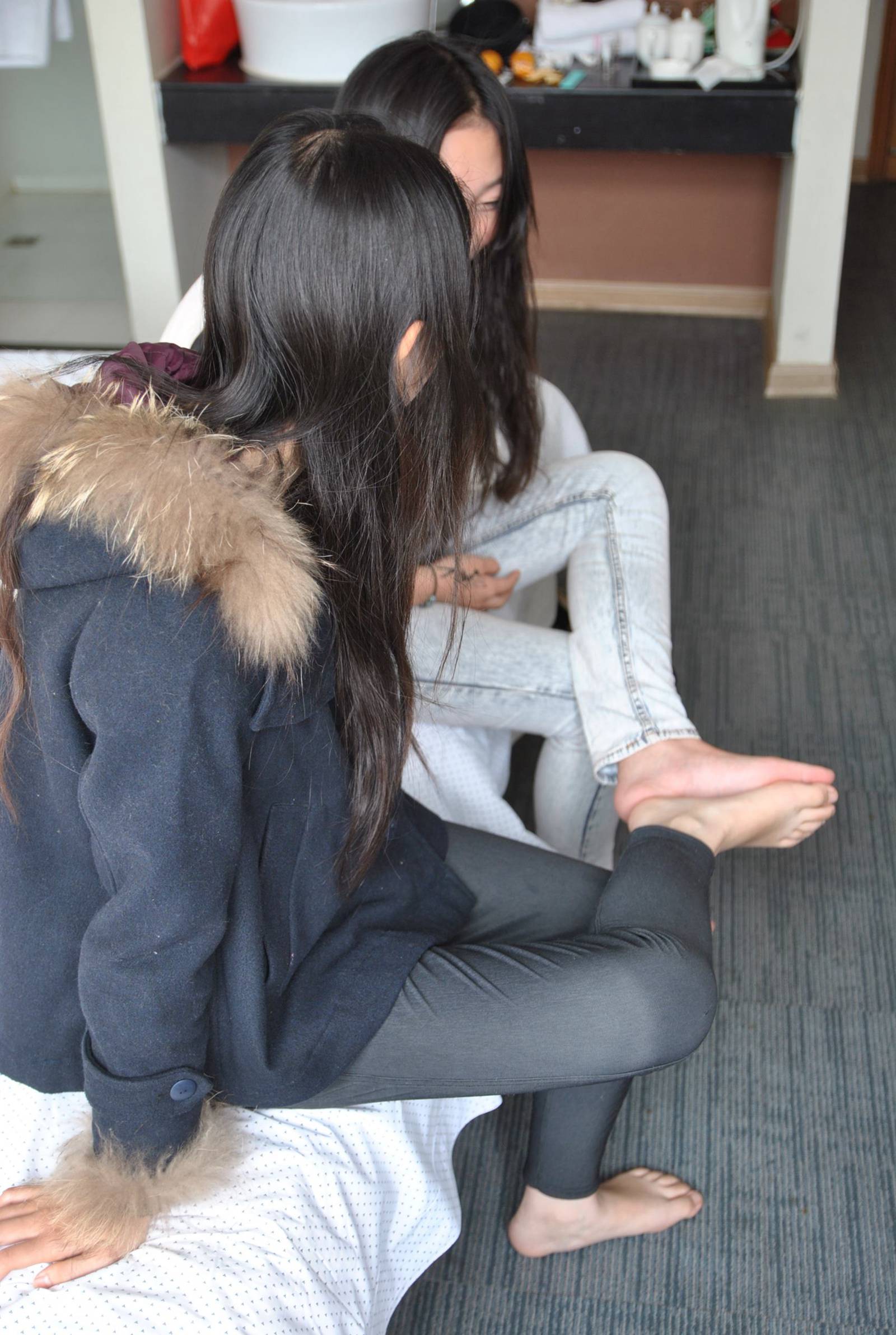 图片[17]-自由摄影 No.224 裸足 比脚 脚力 粉嫩 [98P] – 速更版-美库