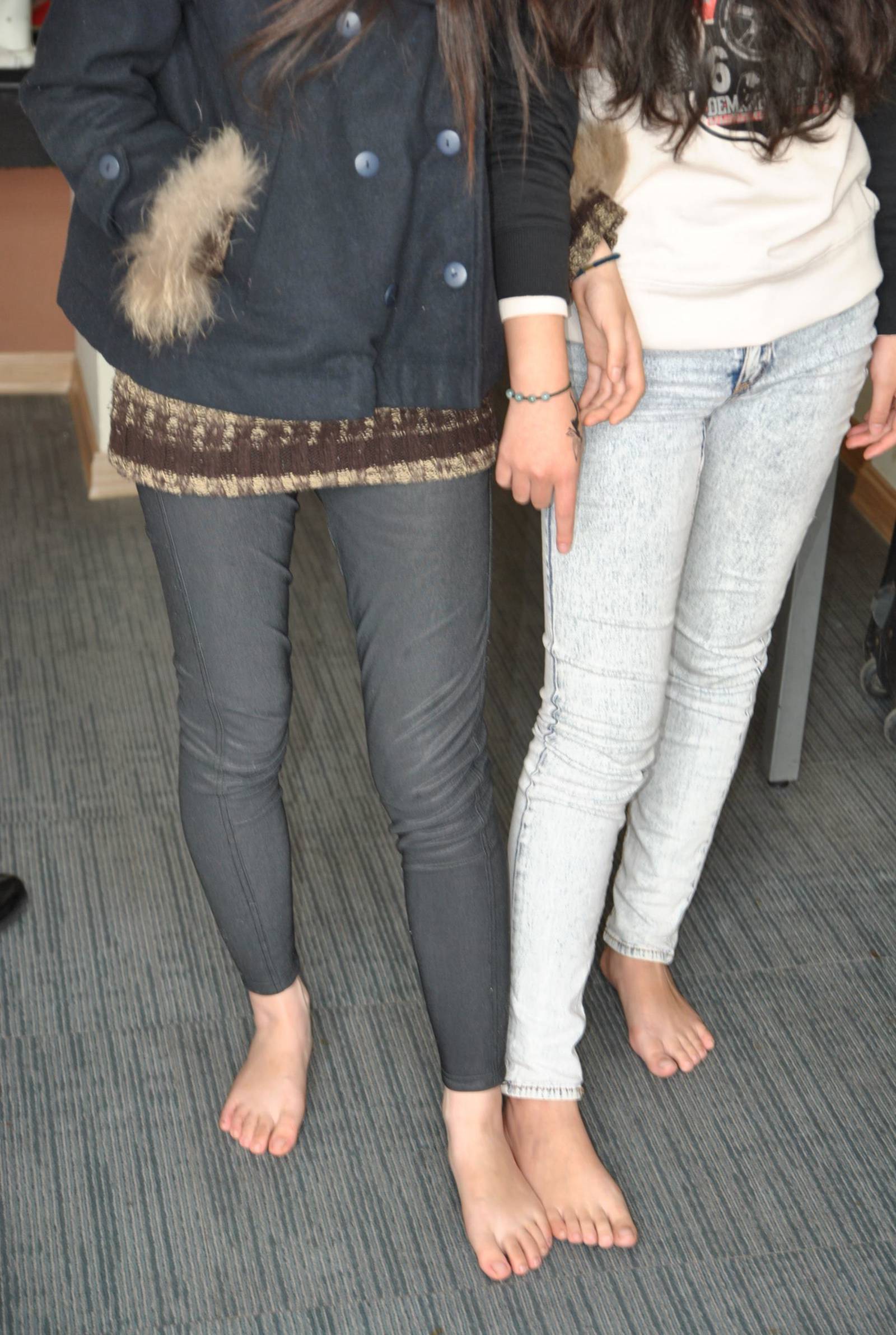 图片[49]-自由摄影 No.224 裸足 比脚 脚力 粉嫩 [98P] – 速更版-美库