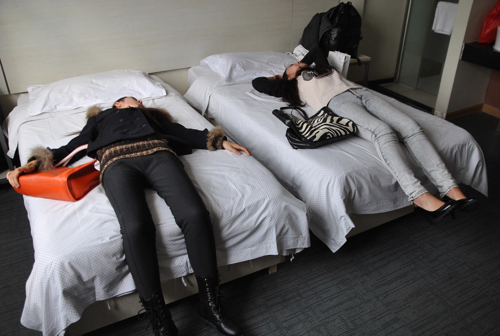 图片[98]-自由摄影 No.224 裸足 比脚 脚力 粉嫩 [98P] – 速更版-美库