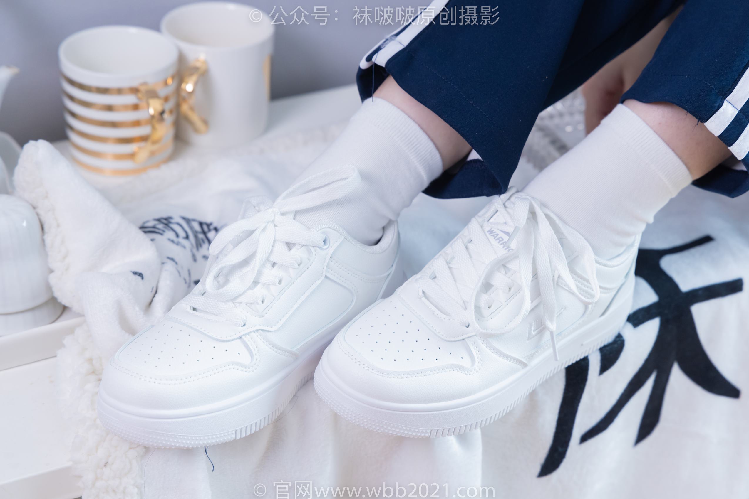 图片[17]-[BoBoSocks袜啵啵]NO.366 甜甜圈-三双板鞋、白棉袜、短白丝[150P] – 速更版-美库