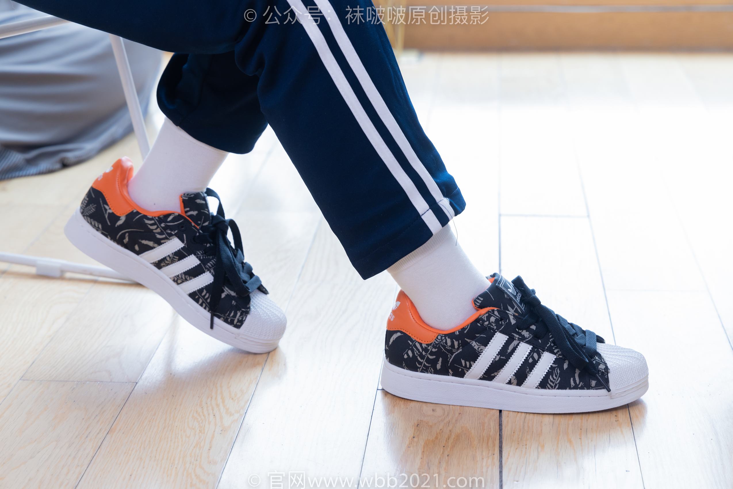 图片[26]-[BoBoSocks袜啵啵]NO.366 甜甜圈-三双板鞋、白棉袜、短白丝[150P] – 速更版-美库