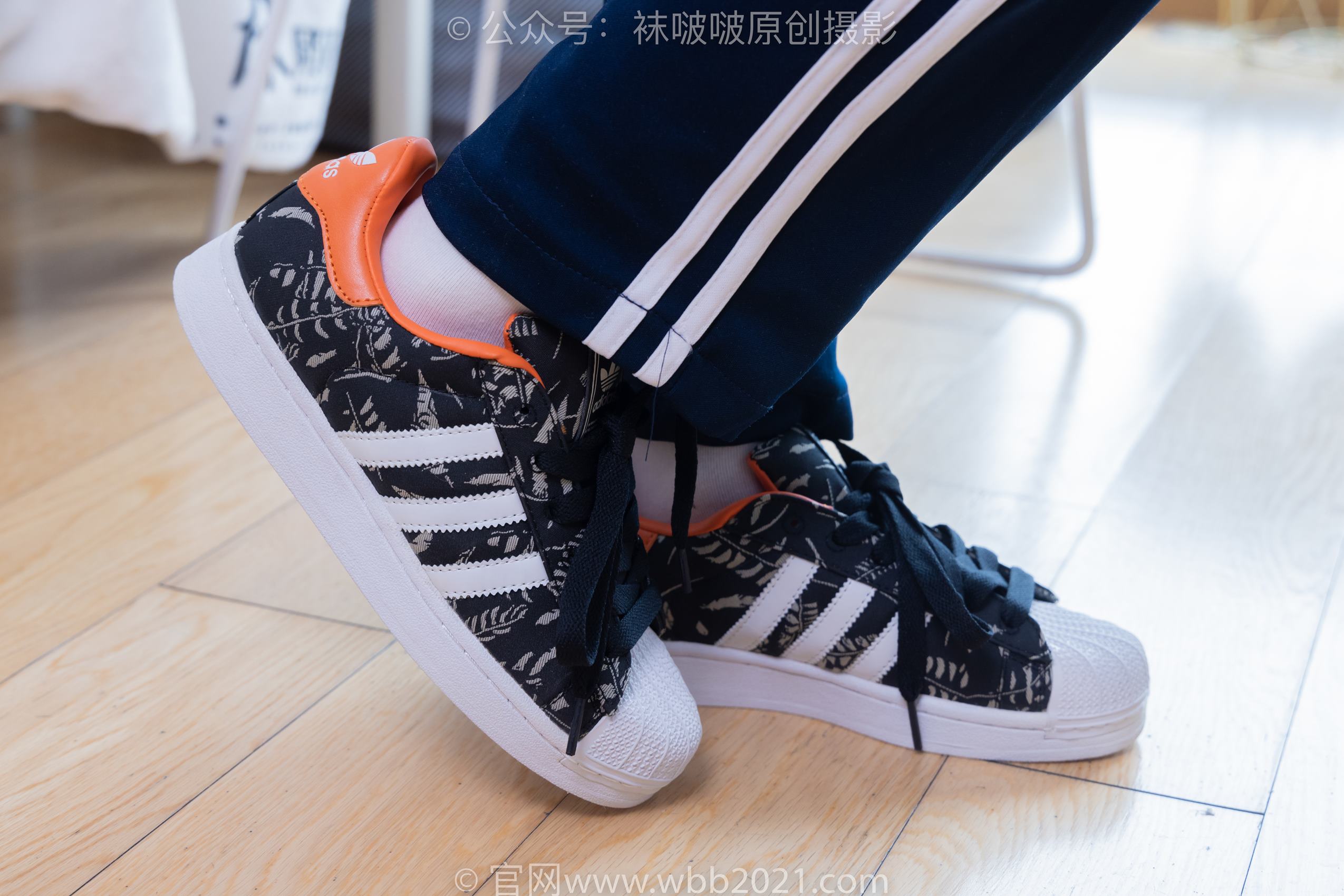 图片[31]-[BoBoSocks袜啵啵]NO.366 甜甜圈-三双板鞋、白棉袜、短白丝[150P] – 速更版-美库