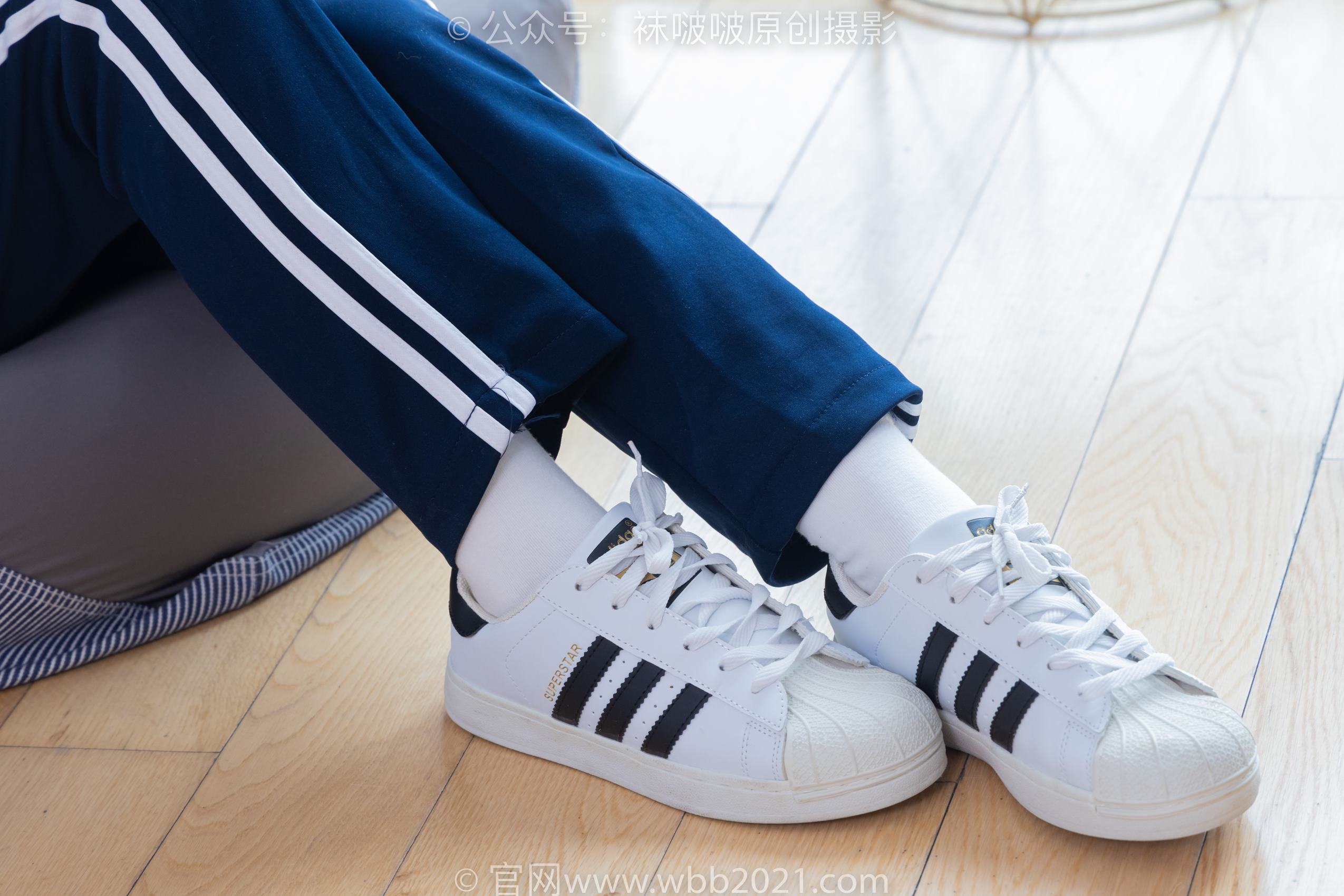 图片[38]-[BoBoSocks袜啵啵]NO.366 甜甜圈-三双板鞋、白棉袜、短白丝[150P] – 速更版-美库