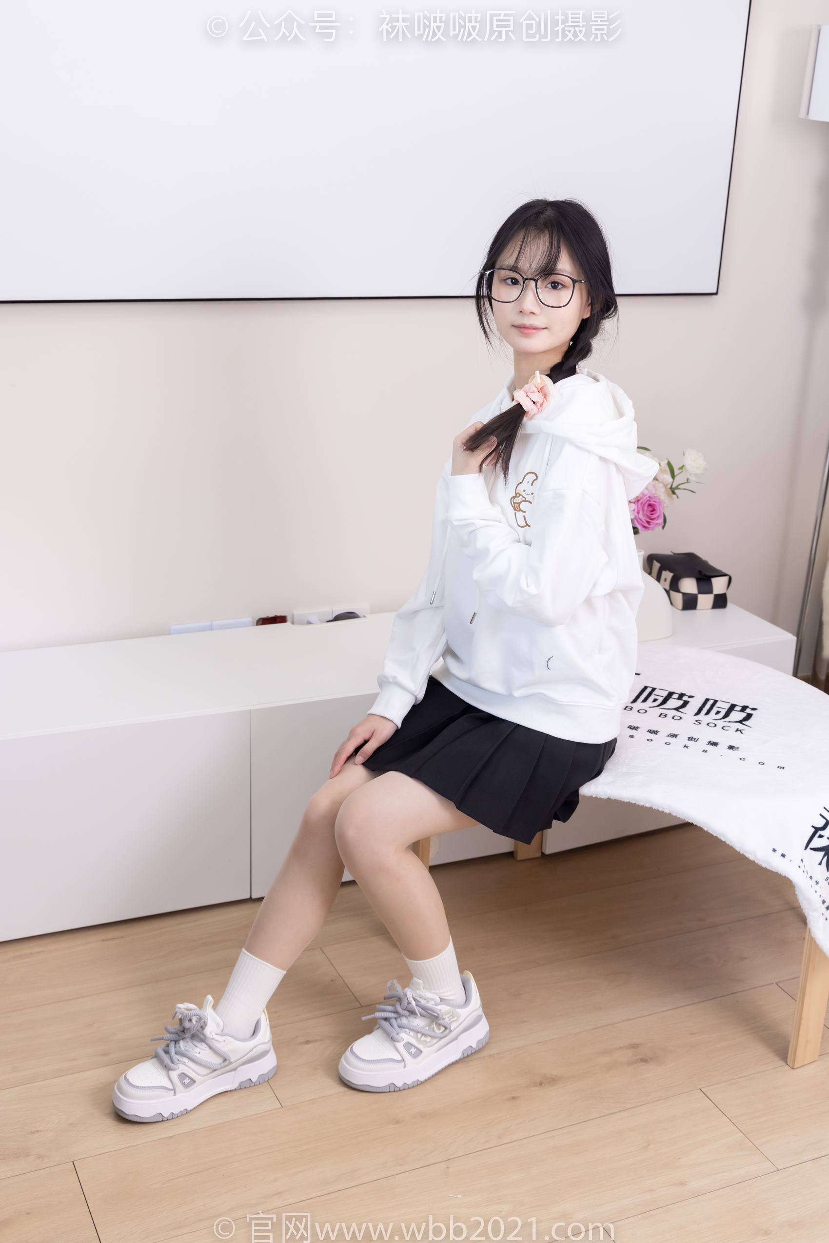 图片[20]-[BoBoSocks袜啵啵]NO.368 甜甜圈-运动鞋、白棉袜、油亮肉丝[160P] – 速更版-美库