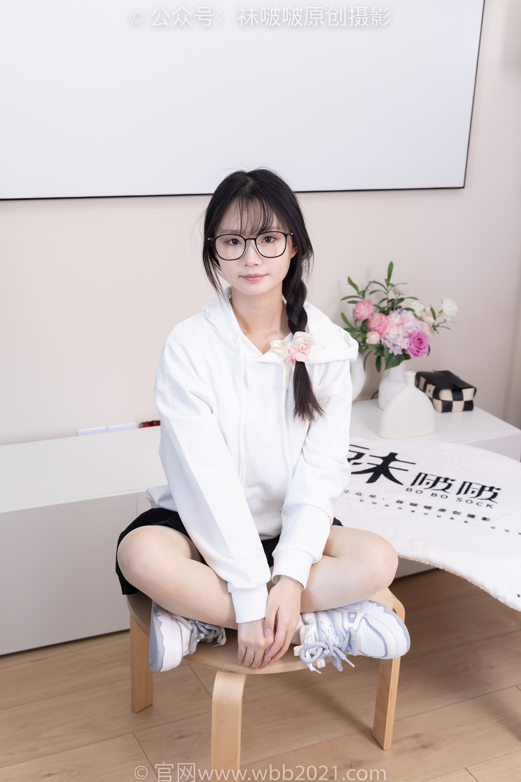 图片[26]-[BoBoSocks袜啵啵]NO.368 甜甜圈-运动鞋、白棉袜、油亮肉丝[160P] – 速更版-美库