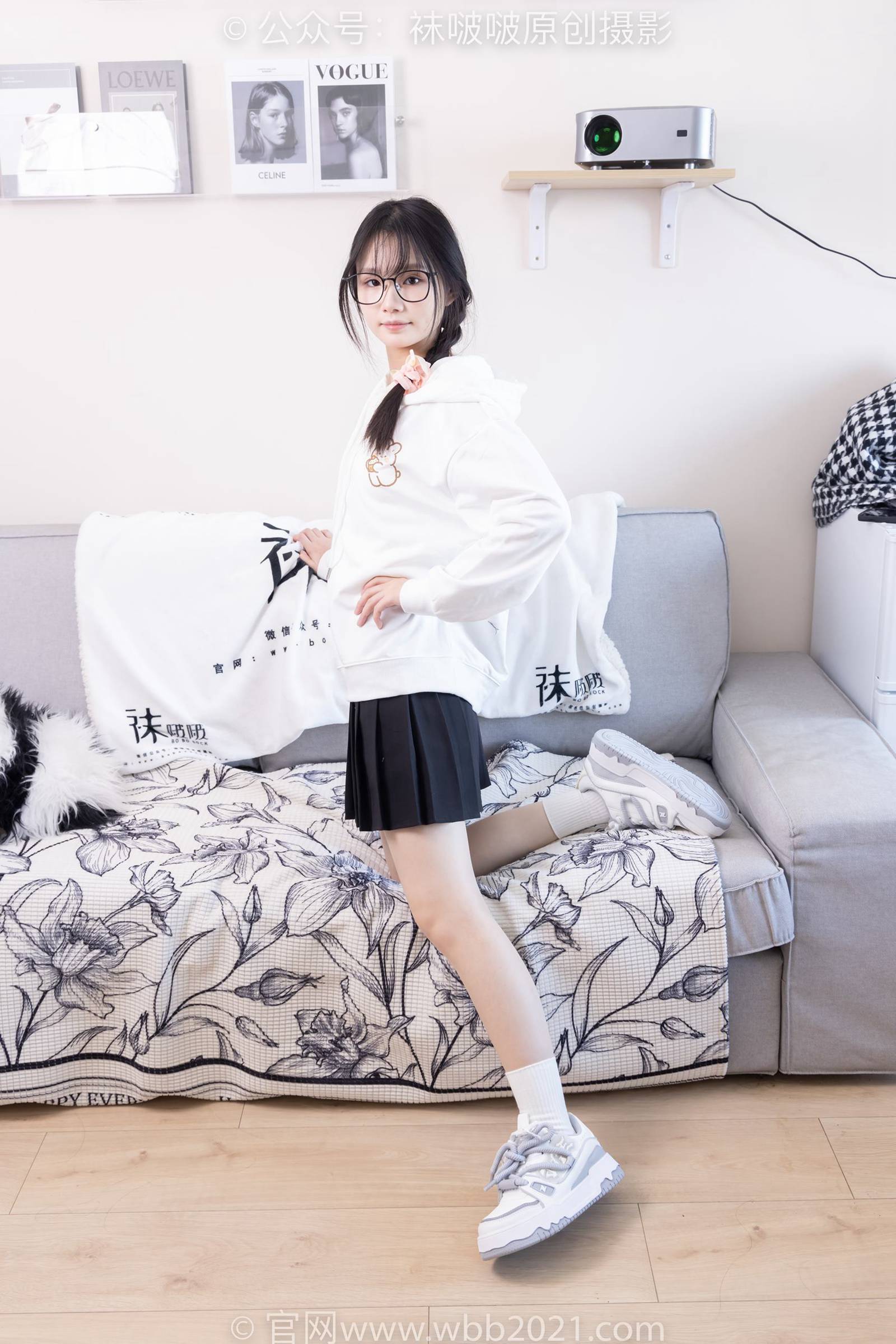 图片[38]-[BoBoSocks袜啵啵]NO.368 甜甜圈-运动鞋、白棉袜、油亮肉丝[160P] – 速更版-美库