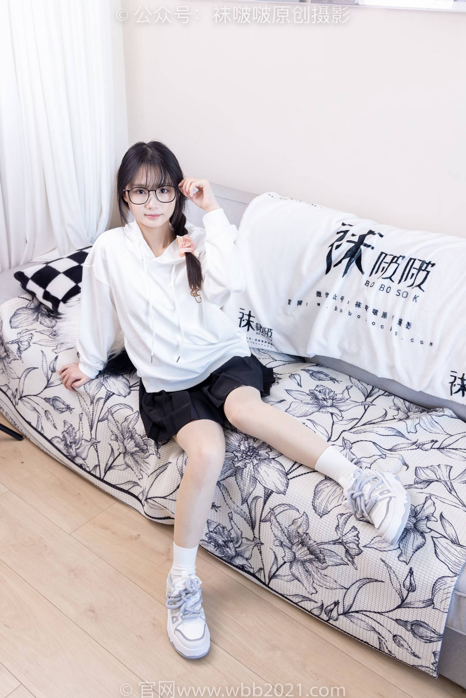 图片[45]-[BoBoSocks袜啵啵]NO.368 甜甜圈-运动鞋、白棉袜、油亮肉丝[160P] – 速更版-美库