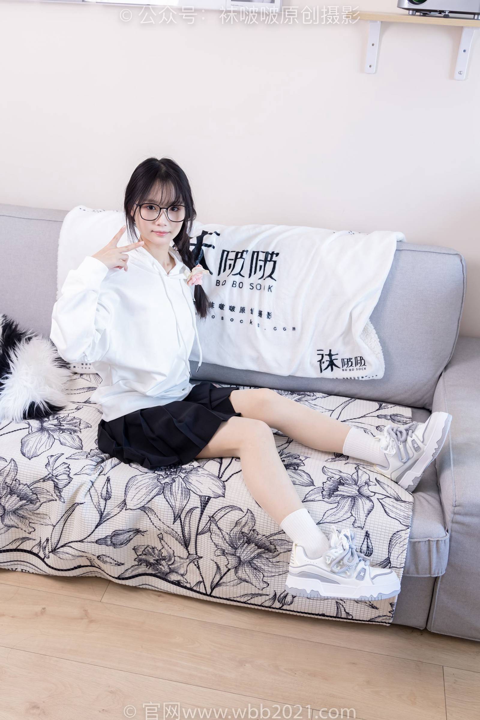 图片[54]-[BoBoSocks袜啵啵]NO.368 甜甜圈-运动鞋、白棉袜、油亮肉丝[160P] – 速更版-美库