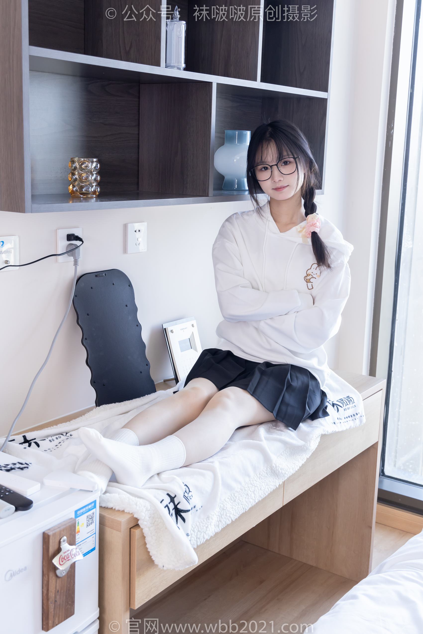 图片[56]-[BoBoSocks袜啵啵]NO.368 甜甜圈-运动鞋、白棉袜、油亮肉丝[160P] – 速更版-美库