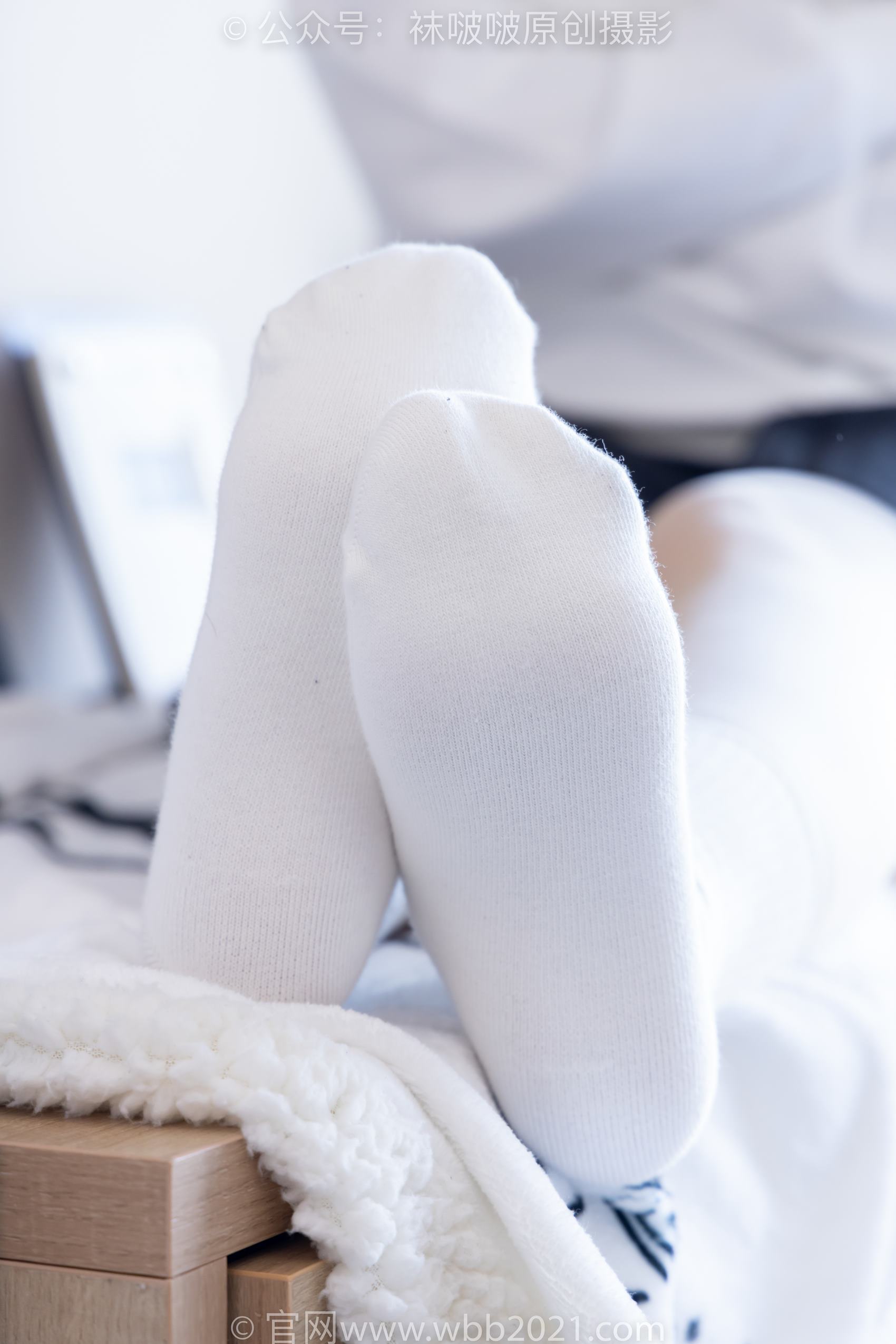 图片[60]-[BoBoSocks袜啵啵]NO.368 甜甜圈-运动鞋、白棉袜、油亮肉丝[160P] – 速更版-美库