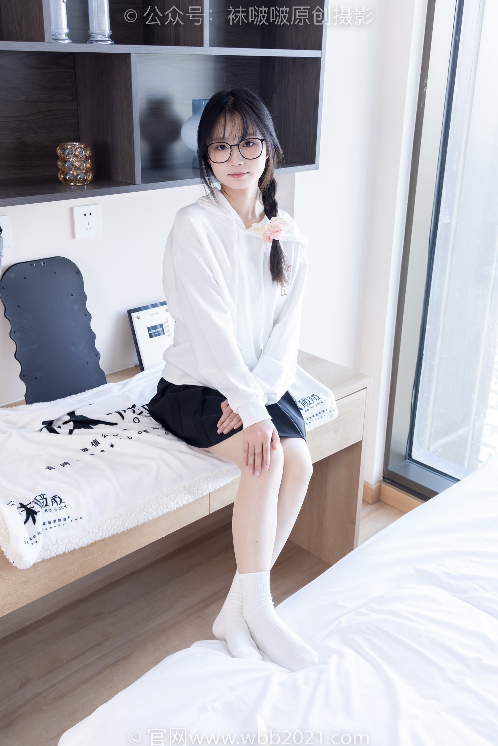 图片[65]-[BoBoSocks袜啵啵]NO.368 甜甜圈-运动鞋、白棉袜、油亮肉丝[160P] – 速更版-美库