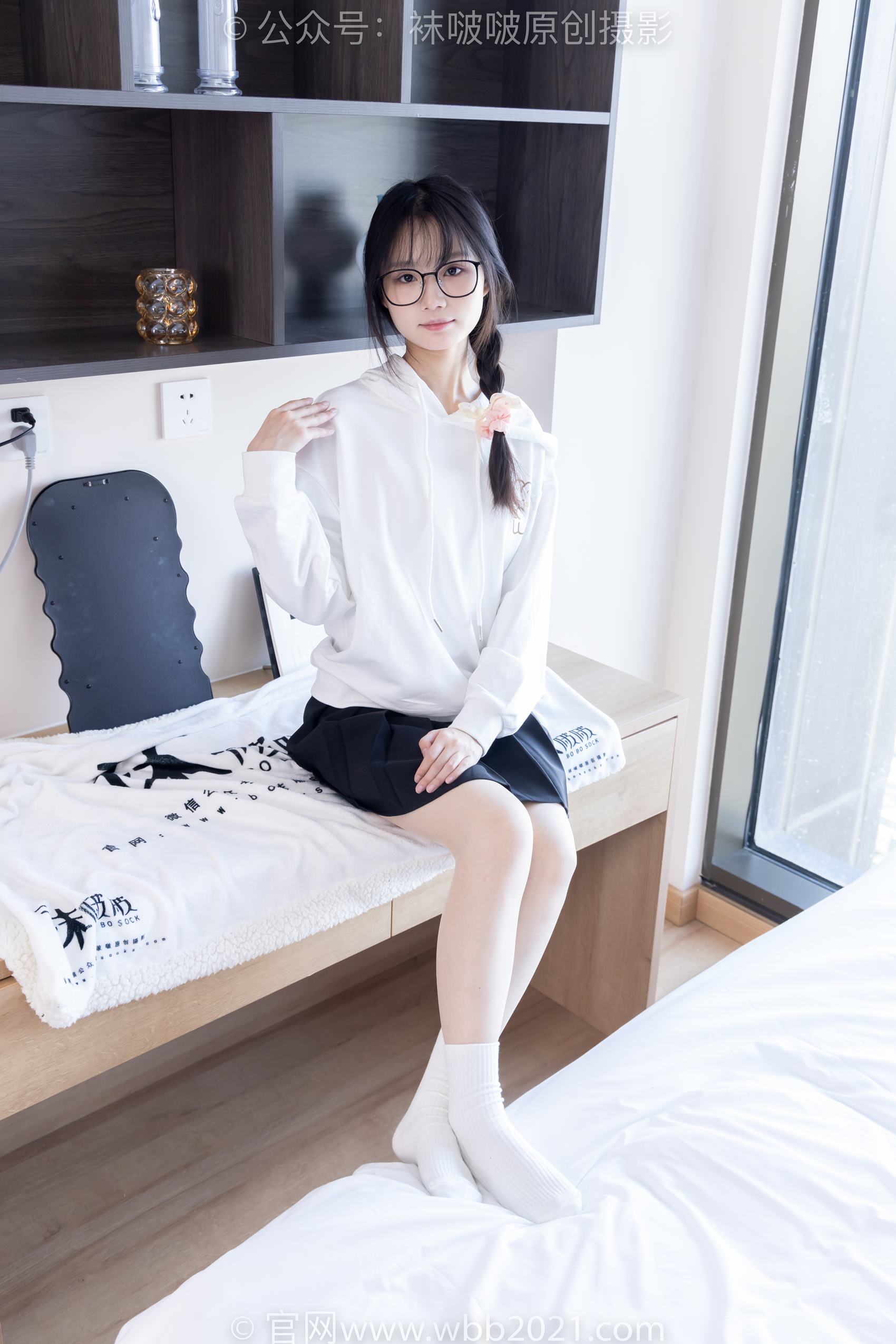 图片[66]-[BoBoSocks袜啵啵]NO.368 甜甜圈-运动鞋、白棉袜、油亮肉丝[160P] – 速更版-美库