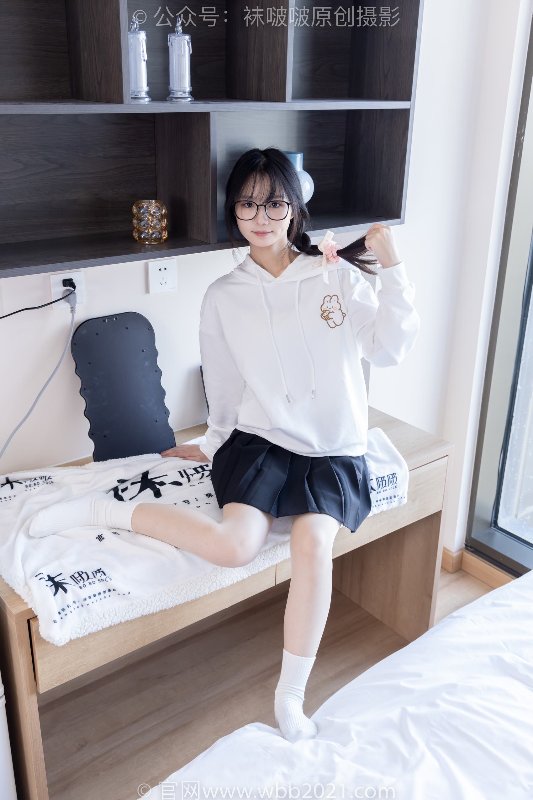 图片[70]-[BoBoSocks袜啵啵]NO.368 甜甜圈-运动鞋、白棉袜、油亮肉丝[160P] – 速更版-美库