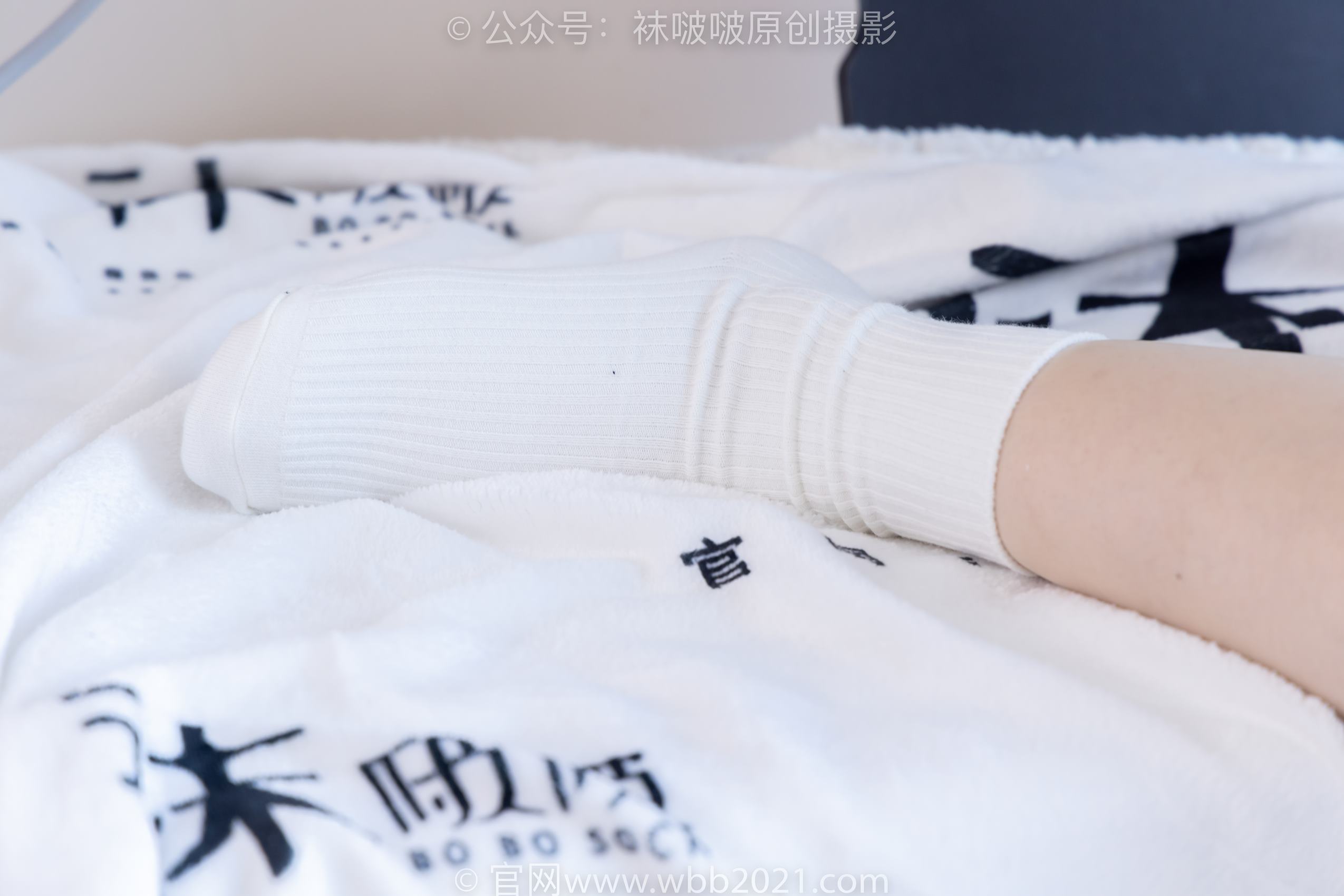 图片[72]-[BoBoSocks袜啵啵]NO.368 甜甜圈-运动鞋、白棉袜、油亮肉丝[160P] – 速更版-美库