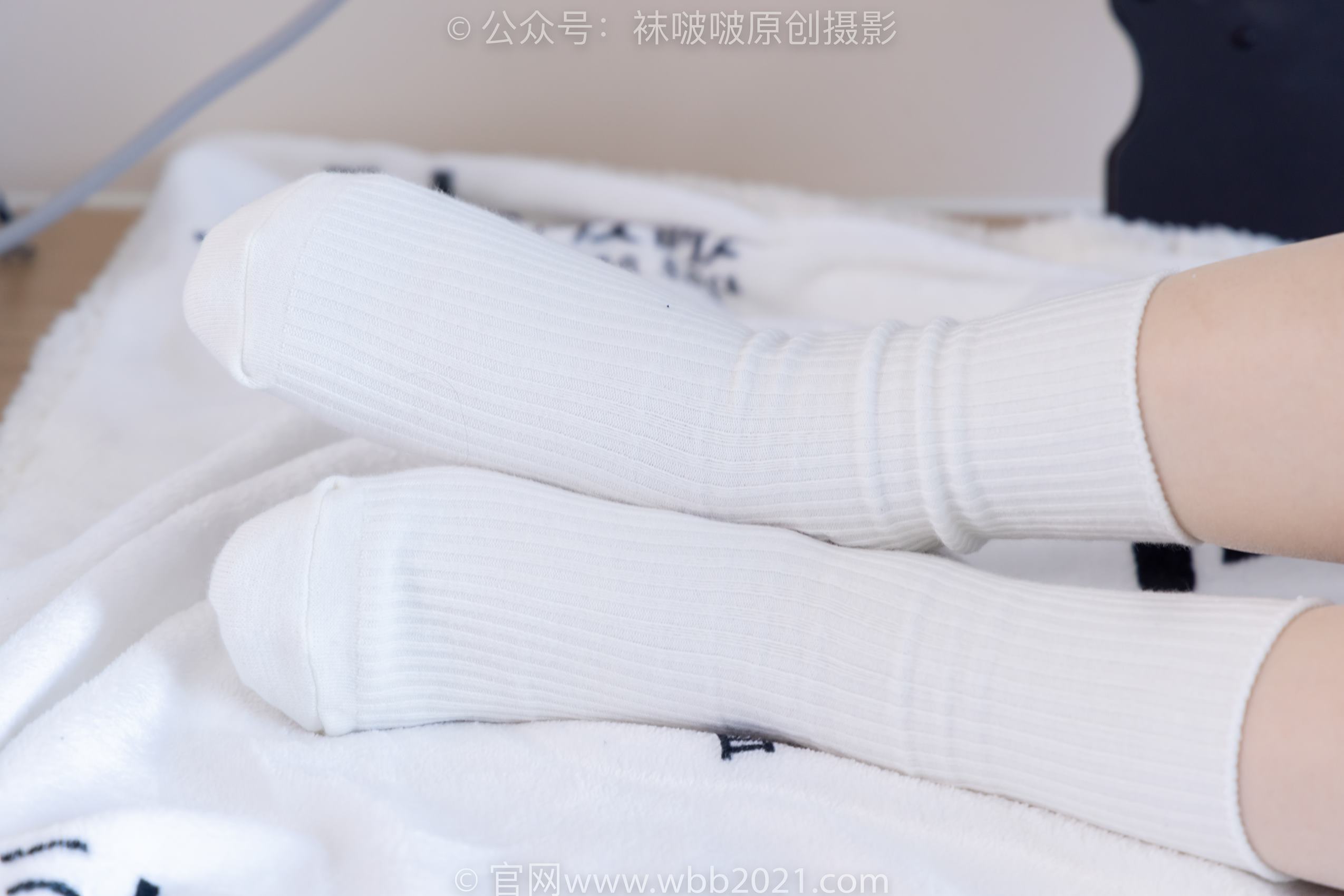 图片[75]-[BoBoSocks袜啵啵]NO.368 甜甜圈-运动鞋、白棉袜、油亮肉丝[160P] – 速更版-美库