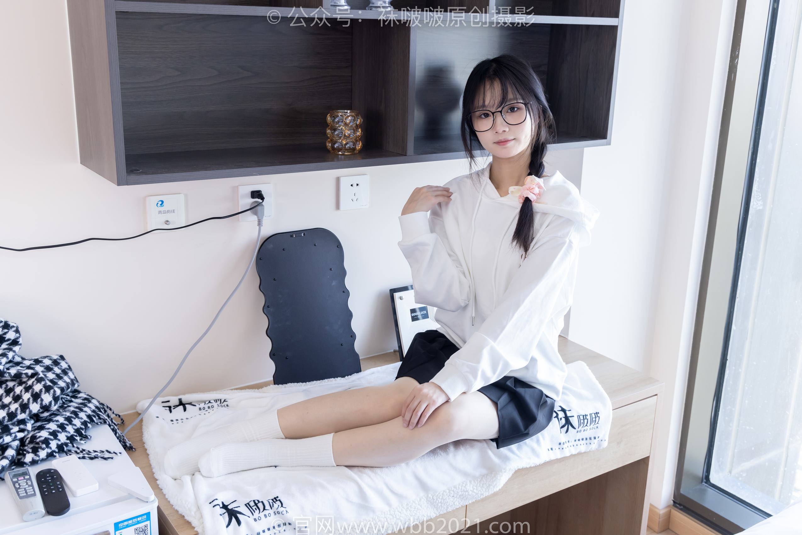 图片[77]-[BoBoSocks袜啵啵]NO.368 甜甜圈-运动鞋、白棉袜、油亮肉丝[160P] – 速更版-美库