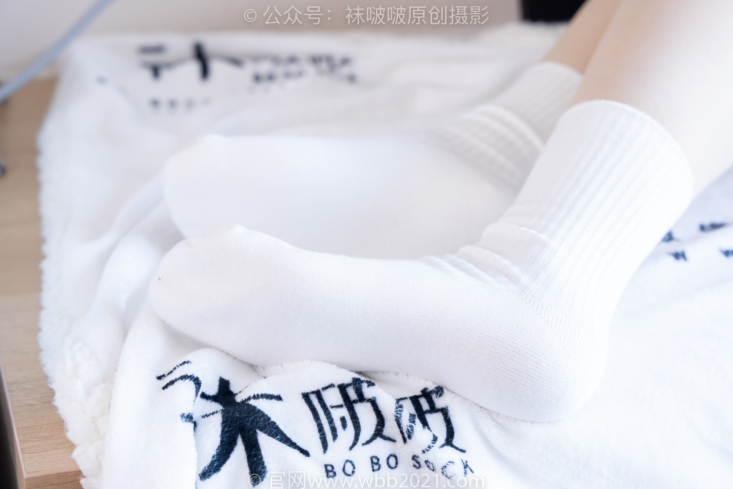 图片[80]-[BoBoSocks袜啵啵]NO.368 甜甜圈-运动鞋、白棉袜、油亮肉丝[160P] – 速更版-美库