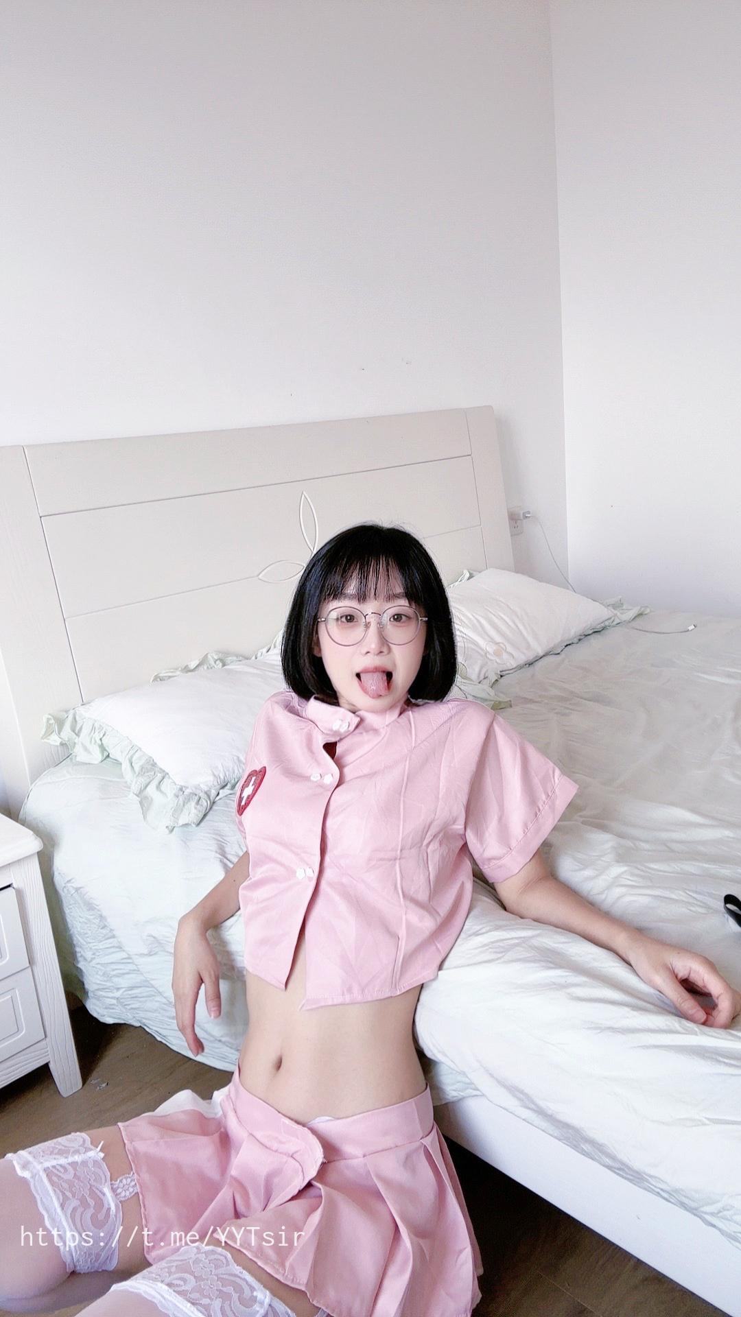 图片[11]-动漫博主@胜利的小生活微密圈系列 -嘉宾-姓感护士装 [18P] – 速更版-美库