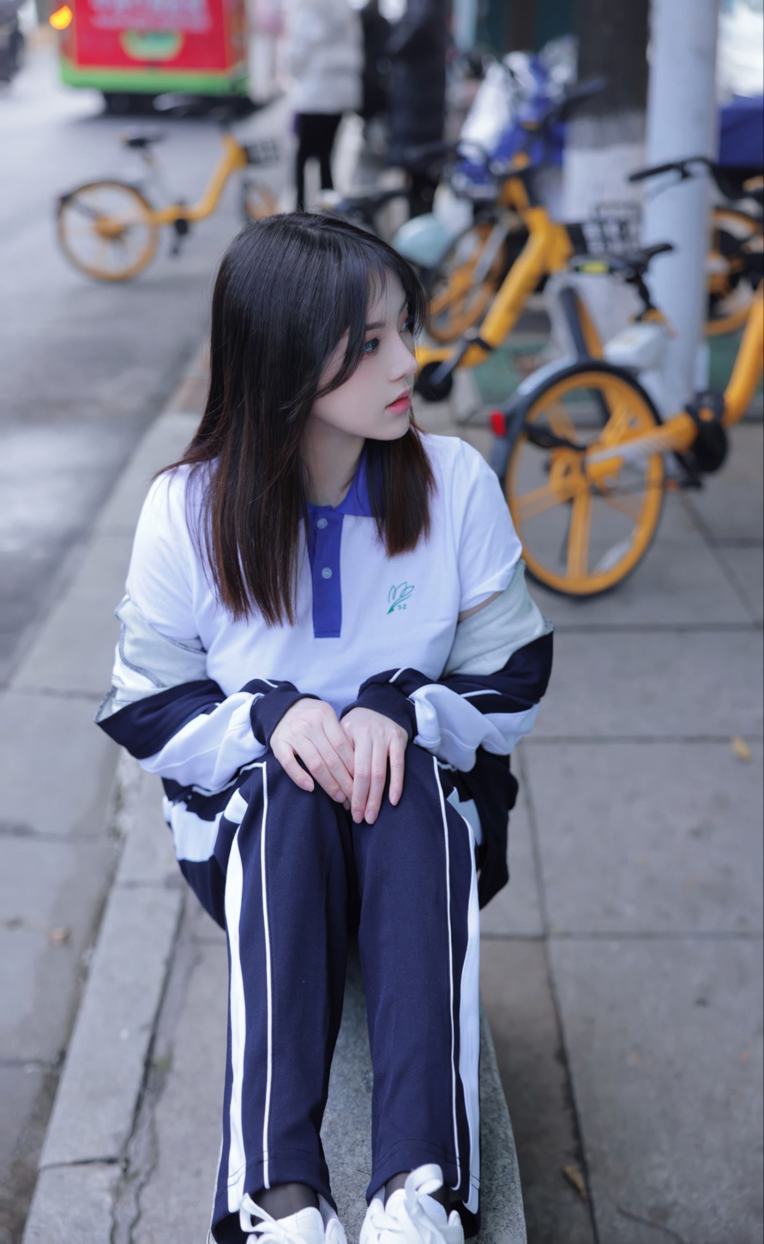 图片[17]-豆瓣酱 – 公交车写真[25P] – 速更版-美库