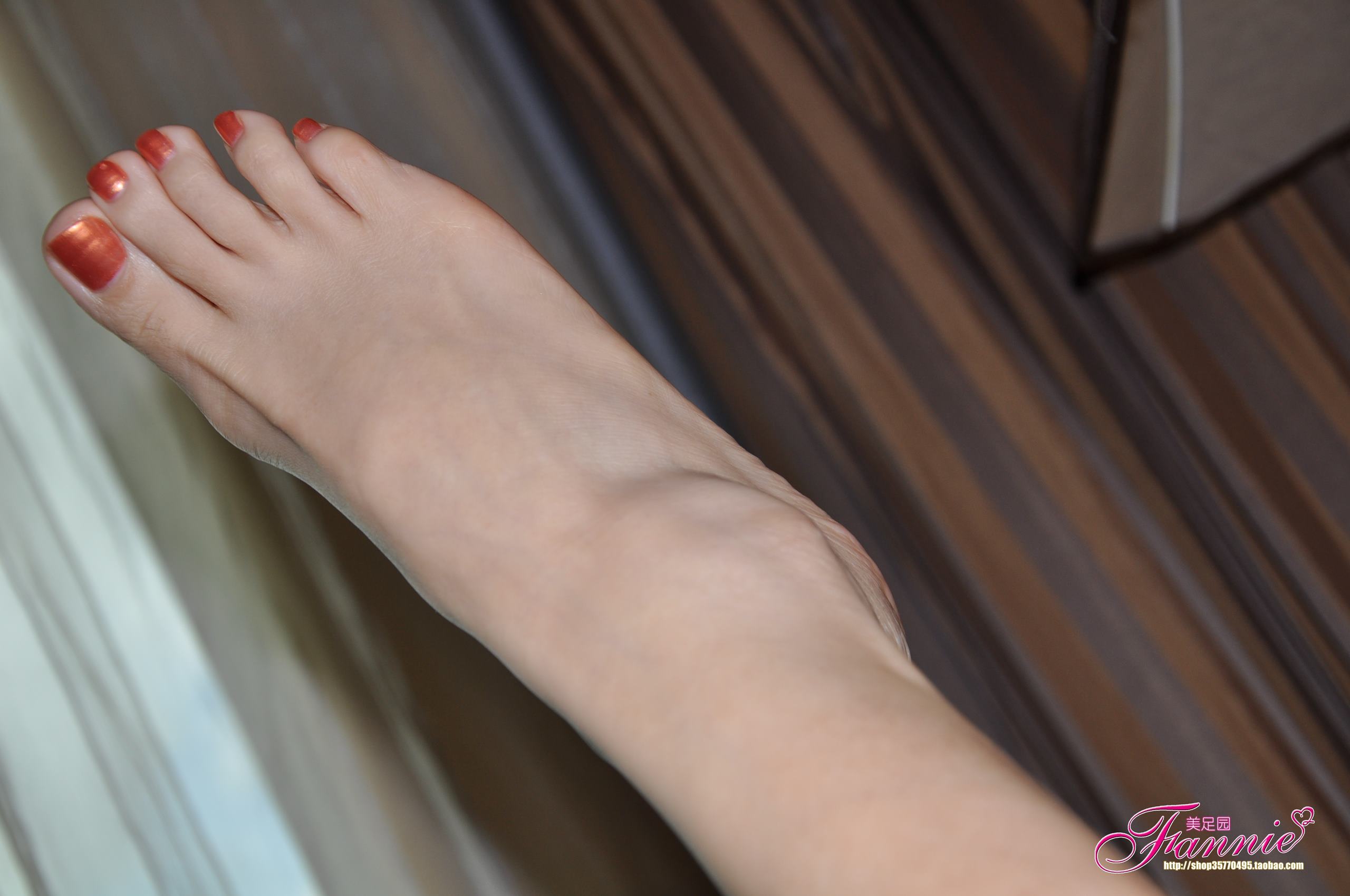 图片[29]-Fannie芬妮每足园 No.494 夏日炫彩系列2 裸足特写[70P] – 速更版-美库