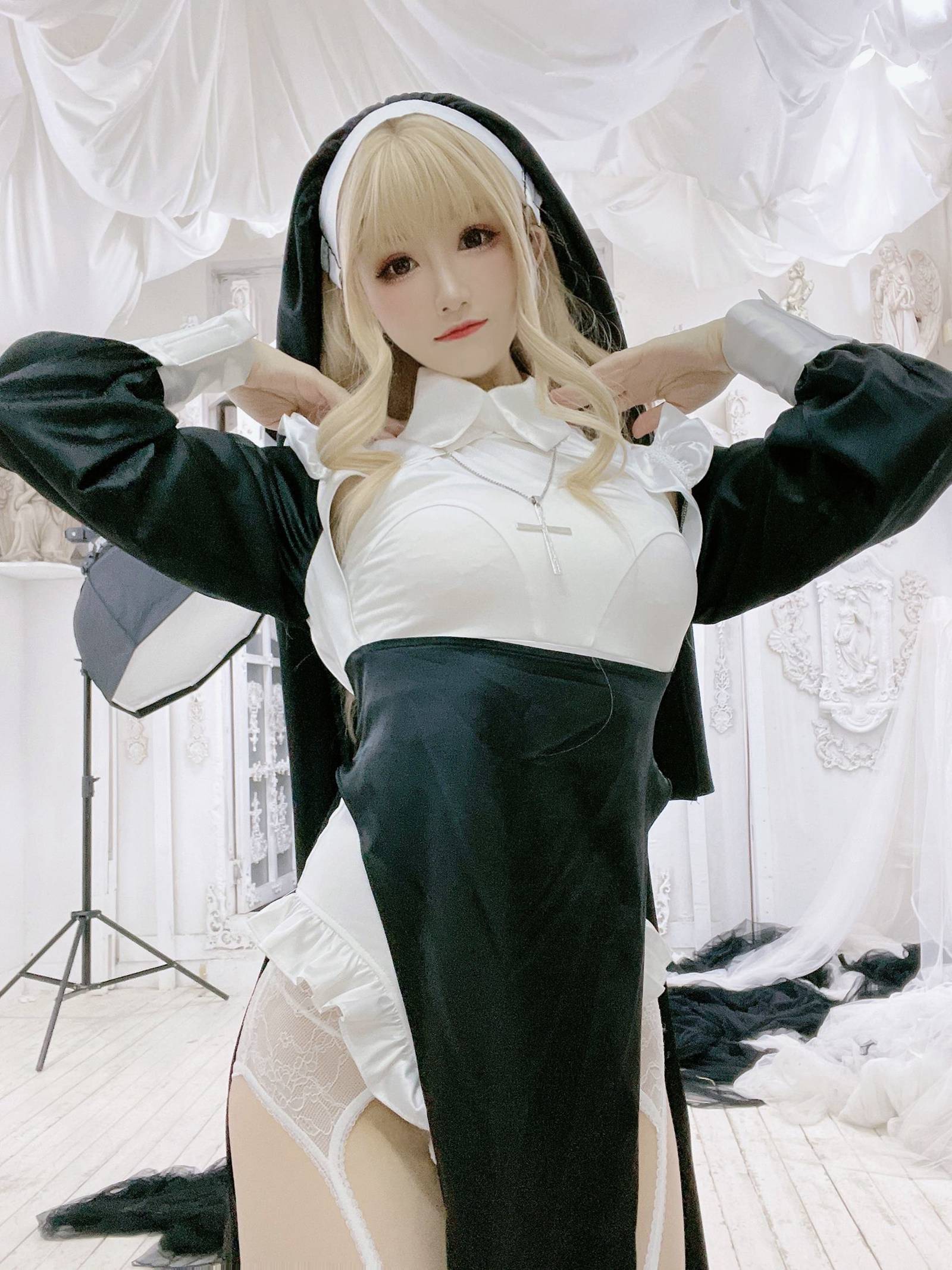 图片[33]-Coser衣衣  – 修女[54P] – 速更版-美库