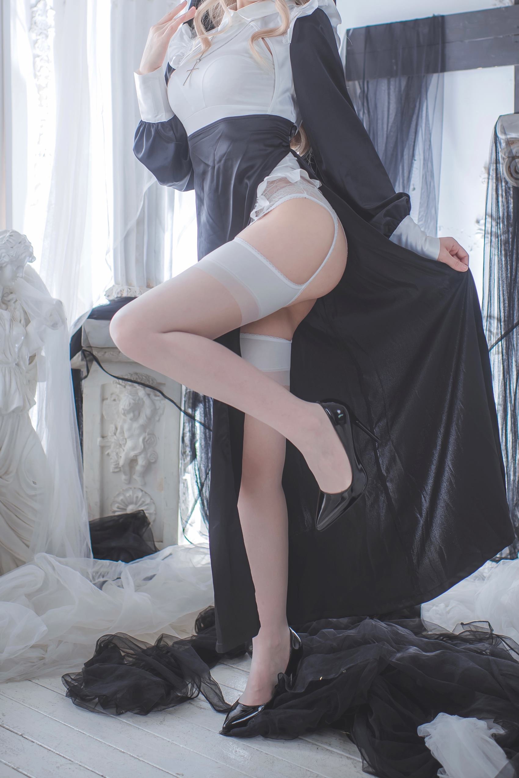 图片[36]-Coser衣衣  – 修女[54P] – 速更版-美库