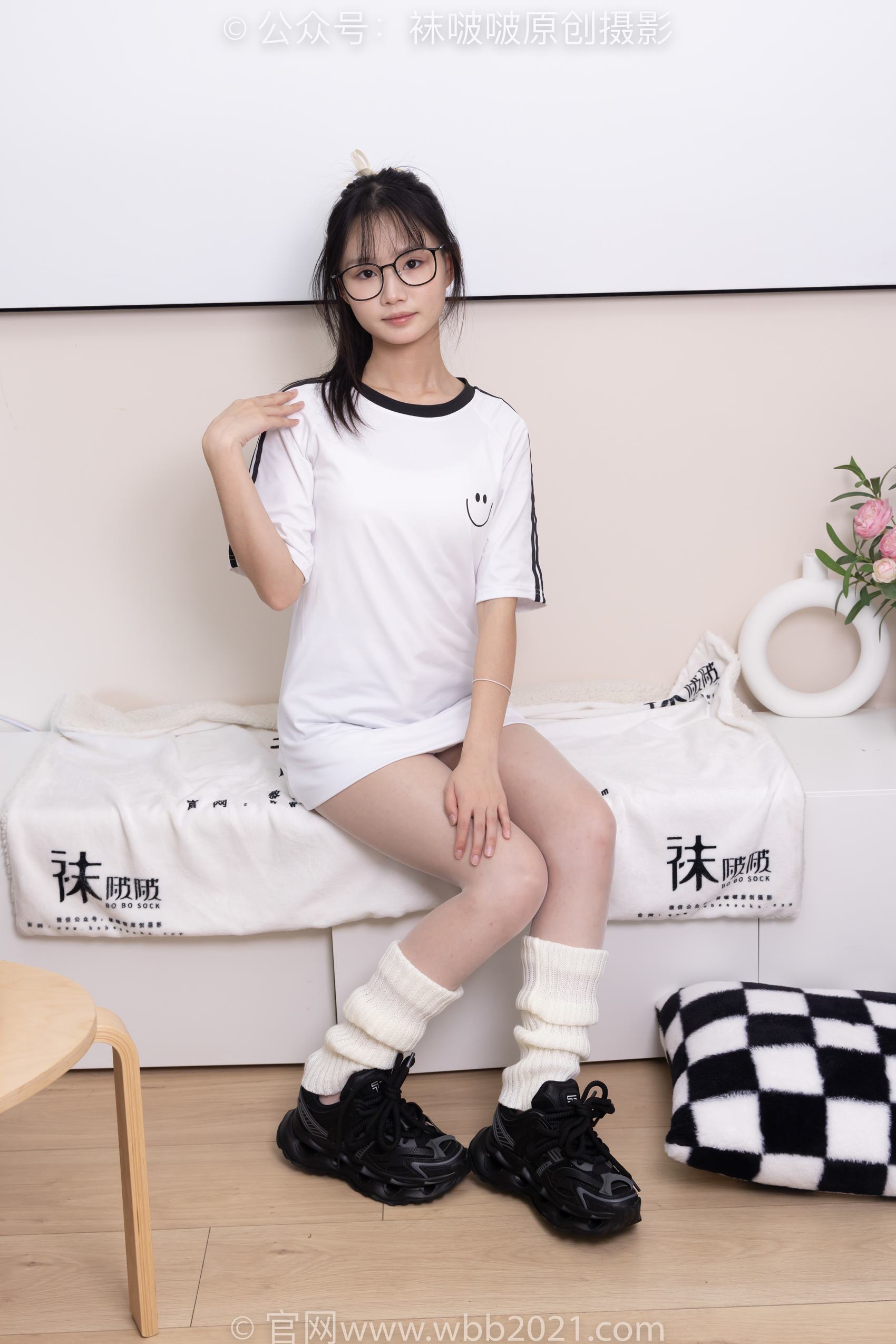 图片[15]-[BoBoSocks袜啵啵]NO.376 甜甜圈-运动鞋、堆堆袜套、白丝[150P] – 速更版-美库