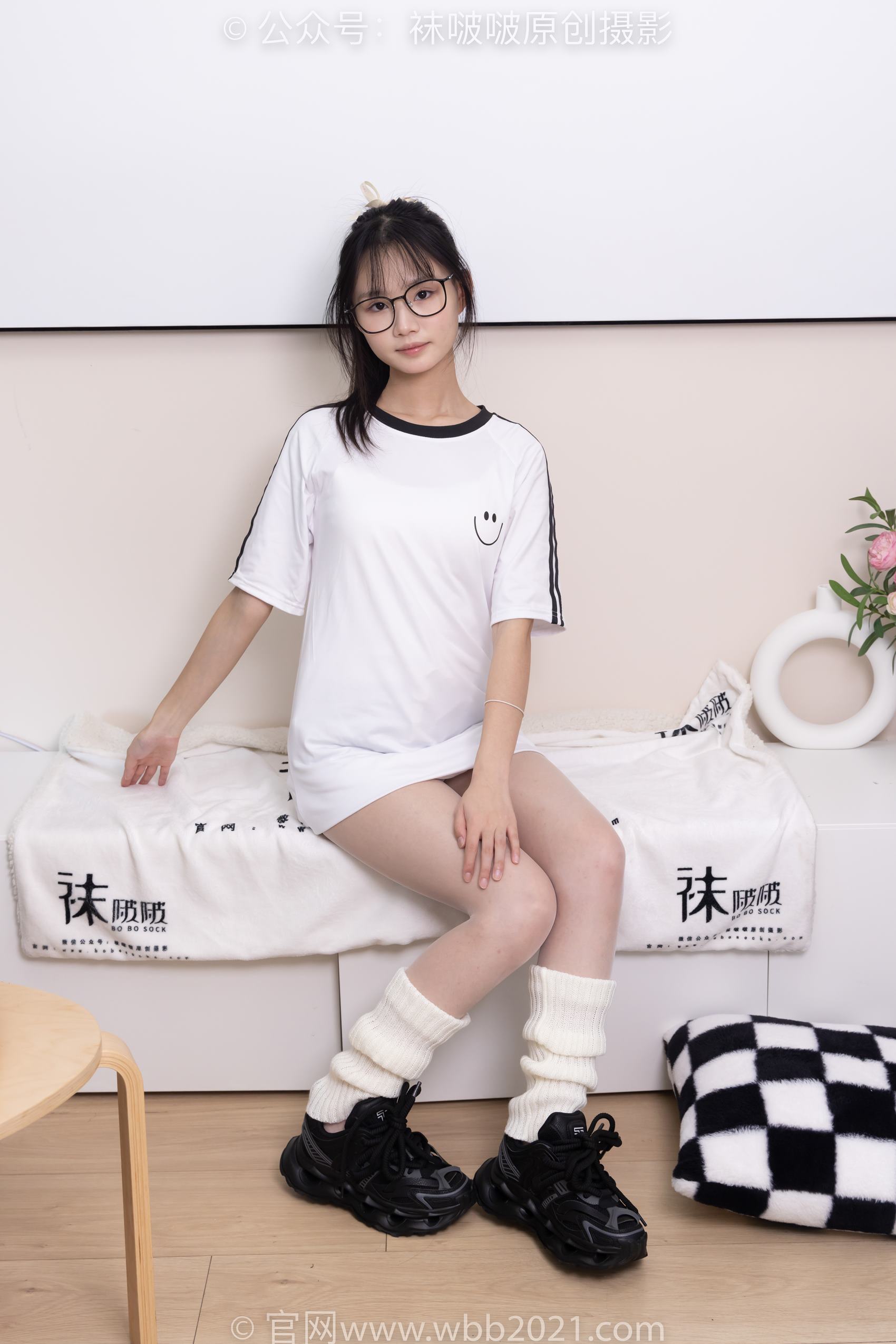 图片[16]-[BoBoSocks袜啵啵]NO.376 甜甜圈-运动鞋、堆堆袜套、白丝[150P] – 速更版-美库