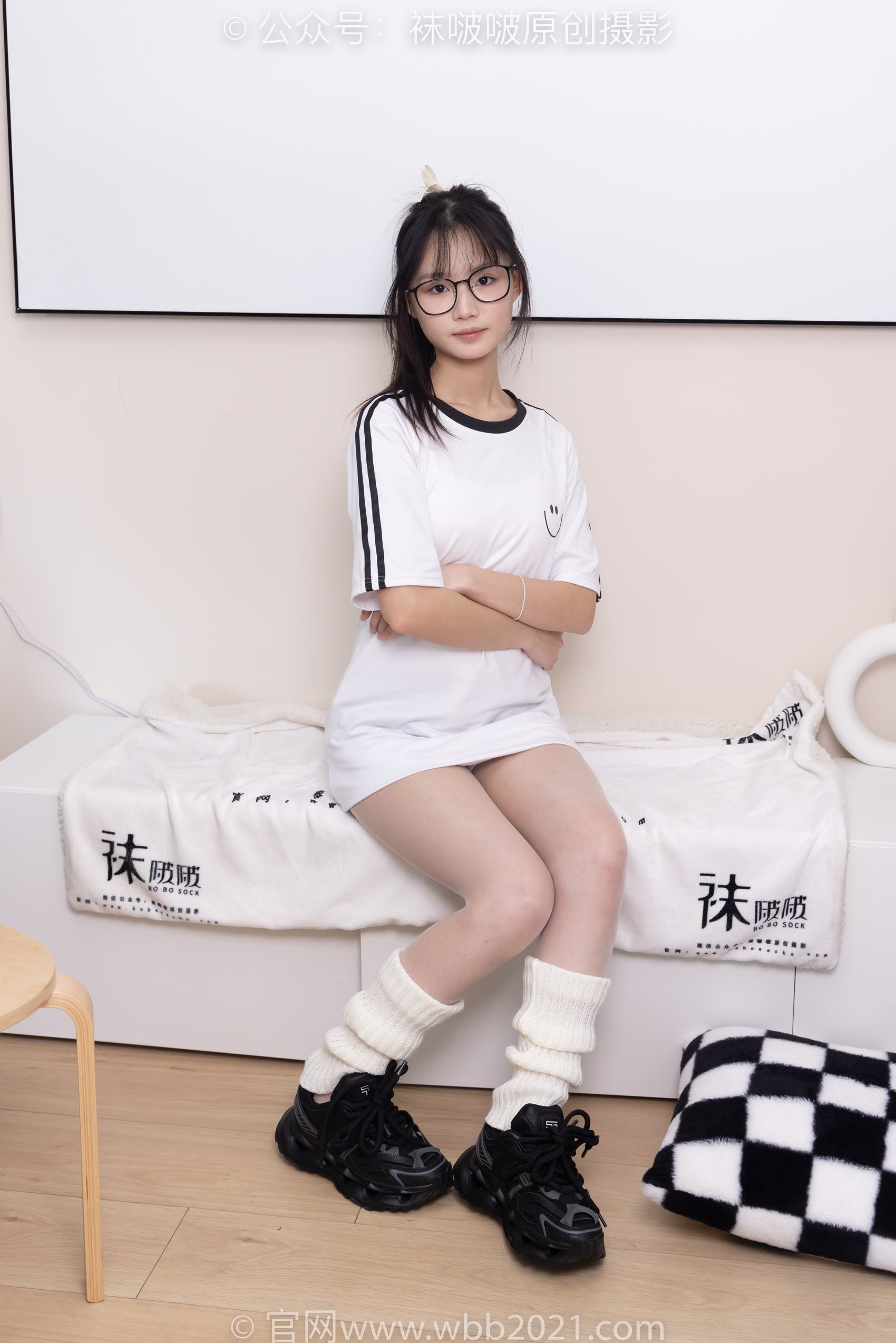 图片[19]-[BoBoSocks袜啵啵]NO.376 甜甜圈-运动鞋、堆堆袜套、白丝[150P] – 速更版-美库