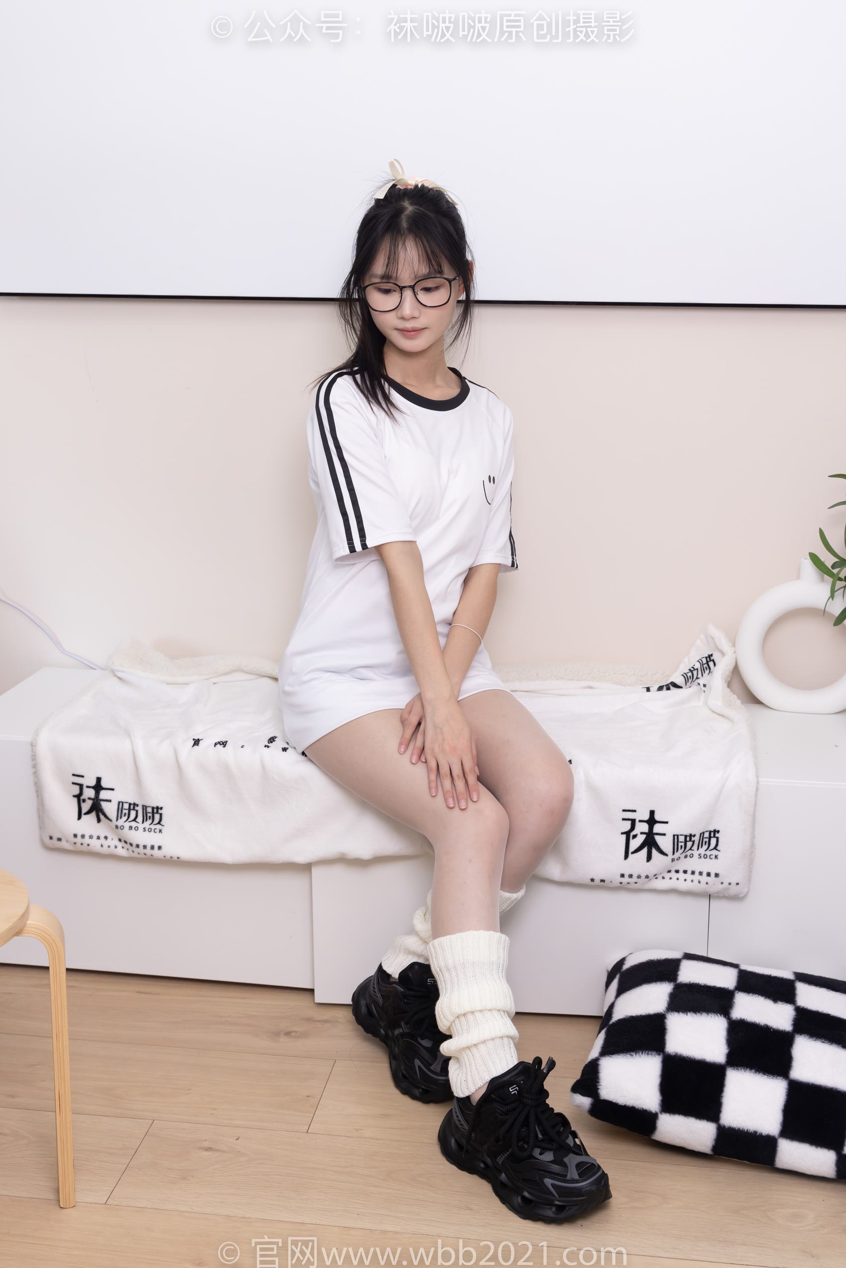 图片[20]-[BoBoSocks袜啵啵]NO.376 甜甜圈-运动鞋、堆堆袜套、白丝[150P] – 速更版-美库