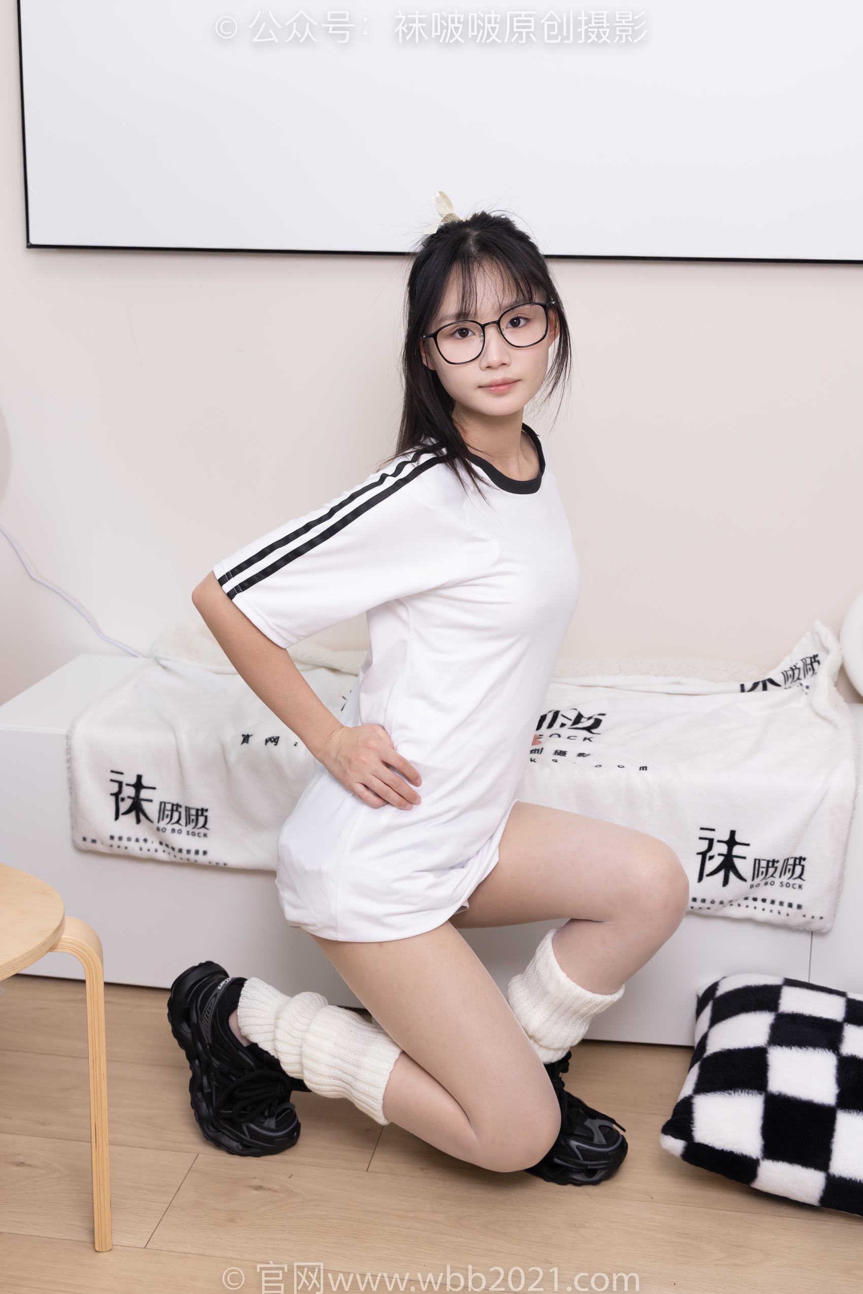 图片[26]-[BoBoSocks袜啵啵]NO.376 甜甜圈-运动鞋、堆堆袜套、白丝[150P] – 速更版-美库
