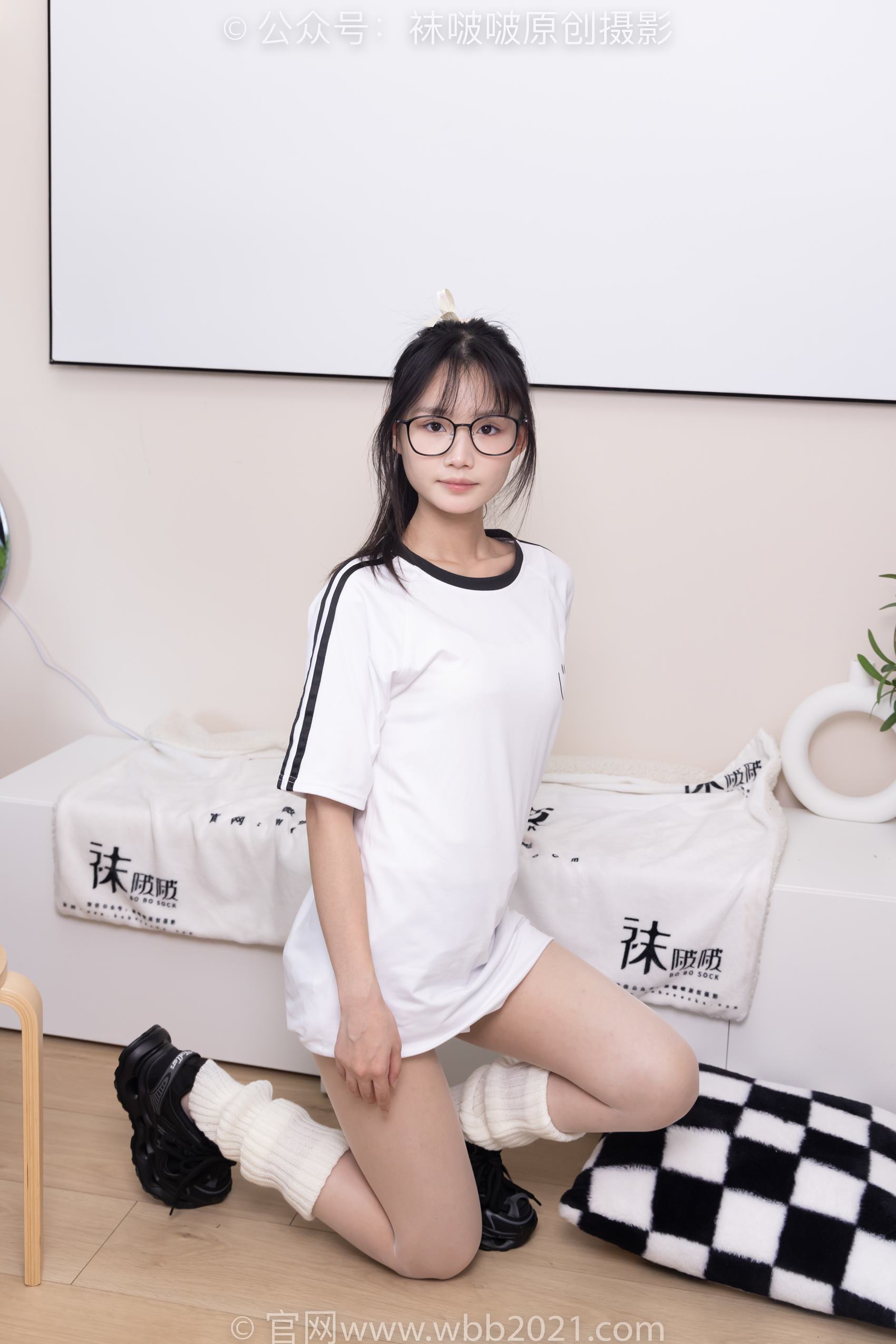 图片[27]-[BoBoSocks袜啵啵]NO.376 甜甜圈-运动鞋、堆堆袜套、白丝[150P] – 速更版-美库