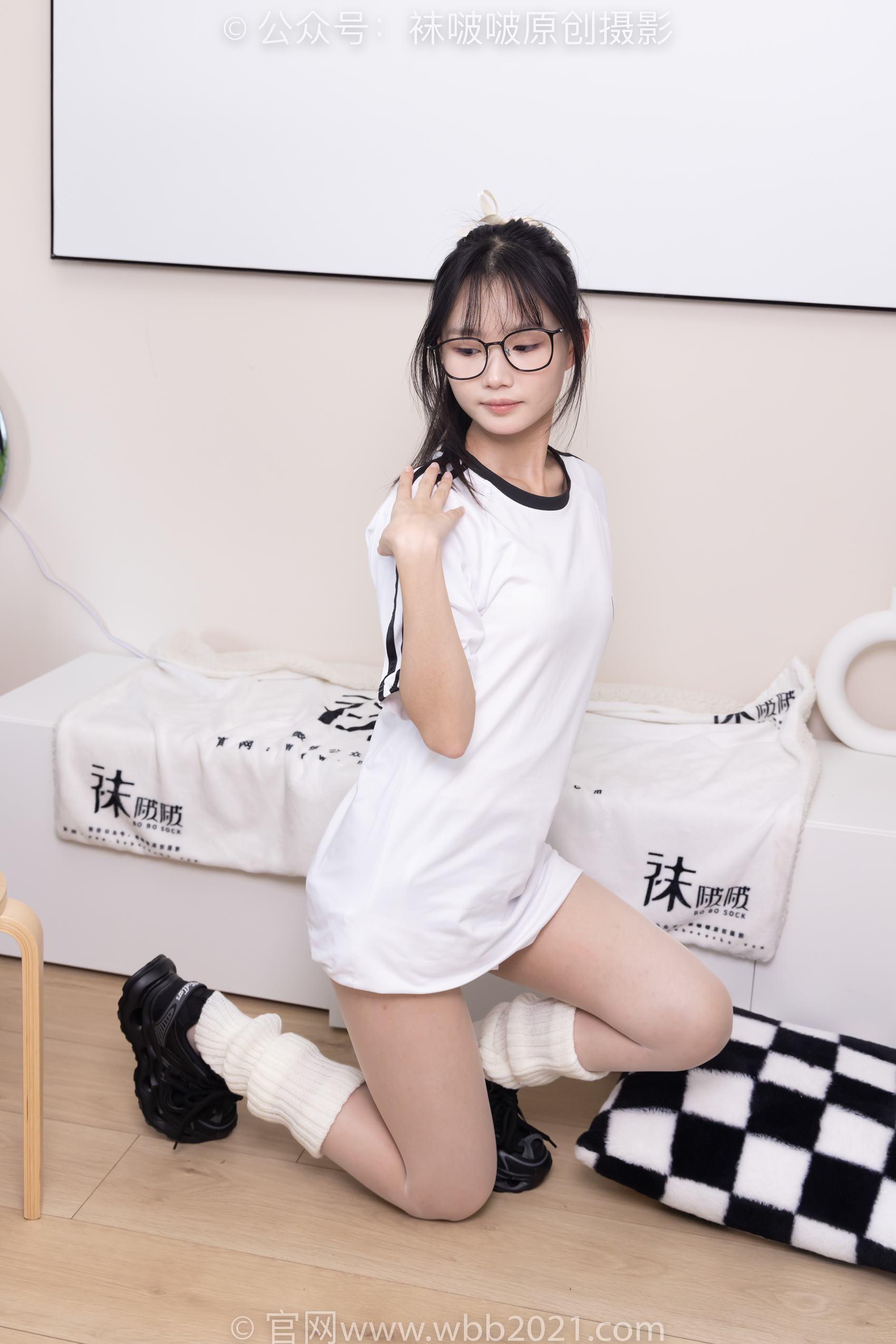 图片[29]-[BoBoSocks袜啵啵]NO.376 甜甜圈-运动鞋、堆堆袜套、白丝[150P] – 速更版-美库