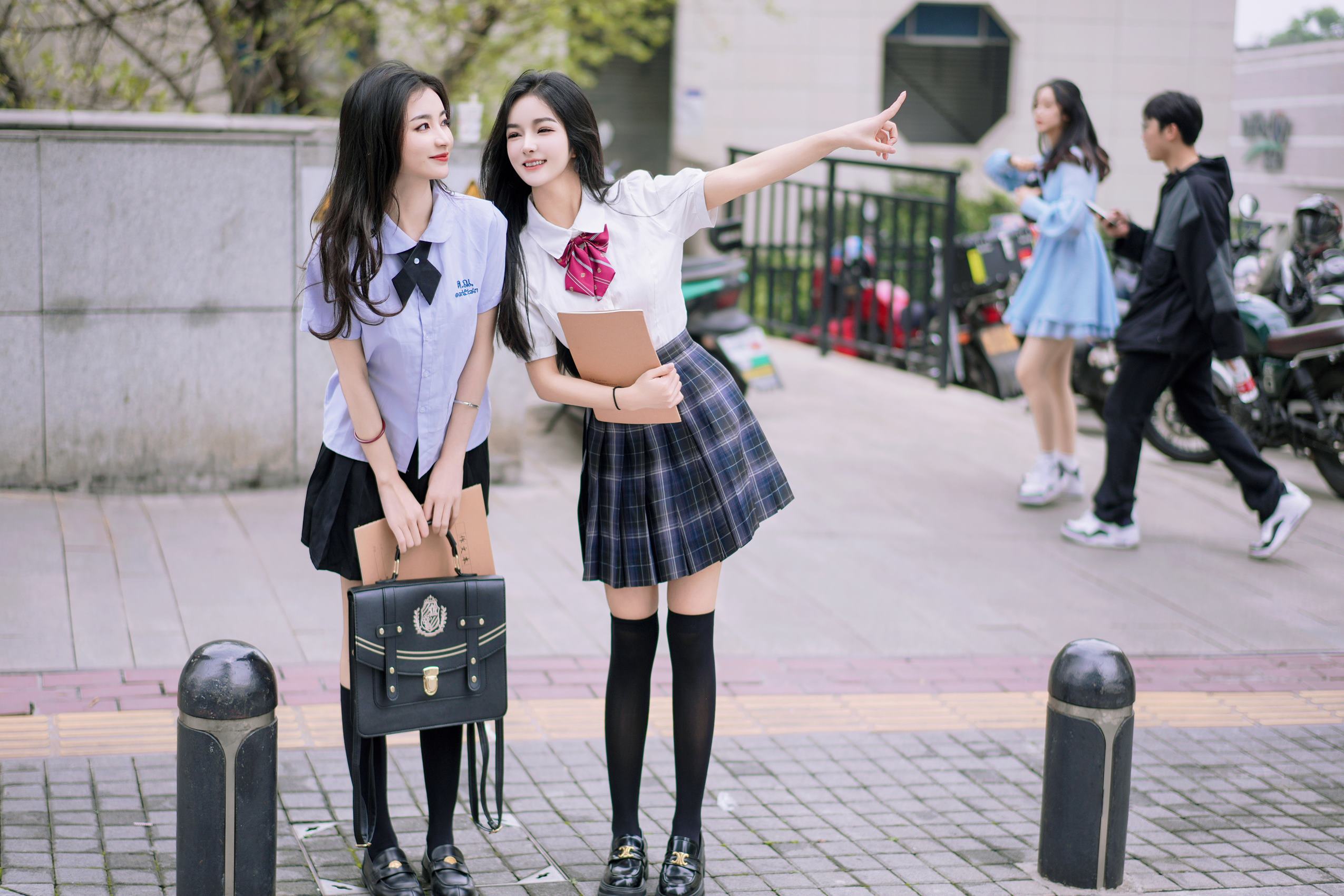 图片[13]-秀人名模鱼子酱Fish+谭小灵 – 《双人JK》[24P] – 速更版-美库