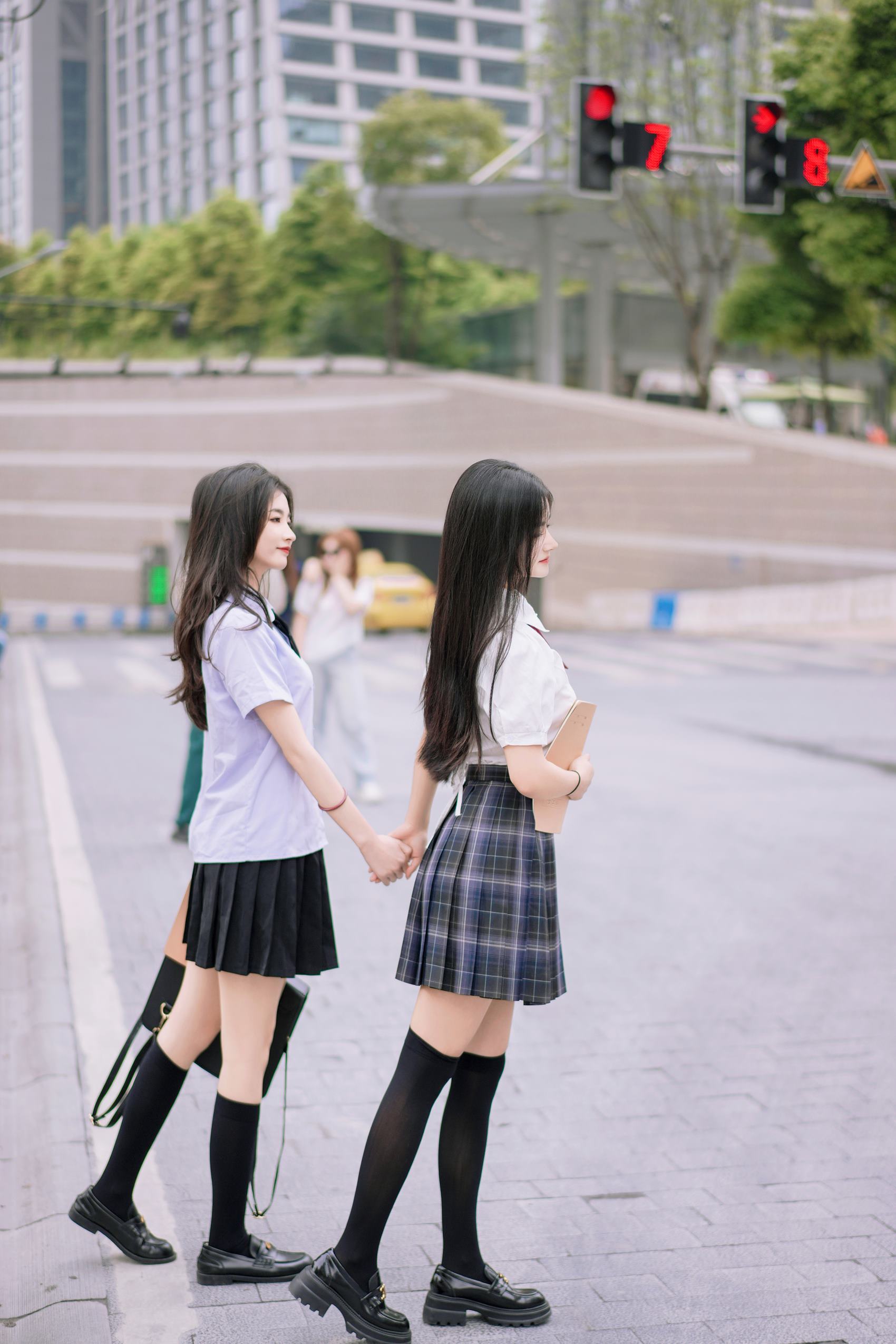 图片[16]-秀人名模鱼子酱Fish+谭小灵 – 《双人JK》[24P] – 速更版-美库