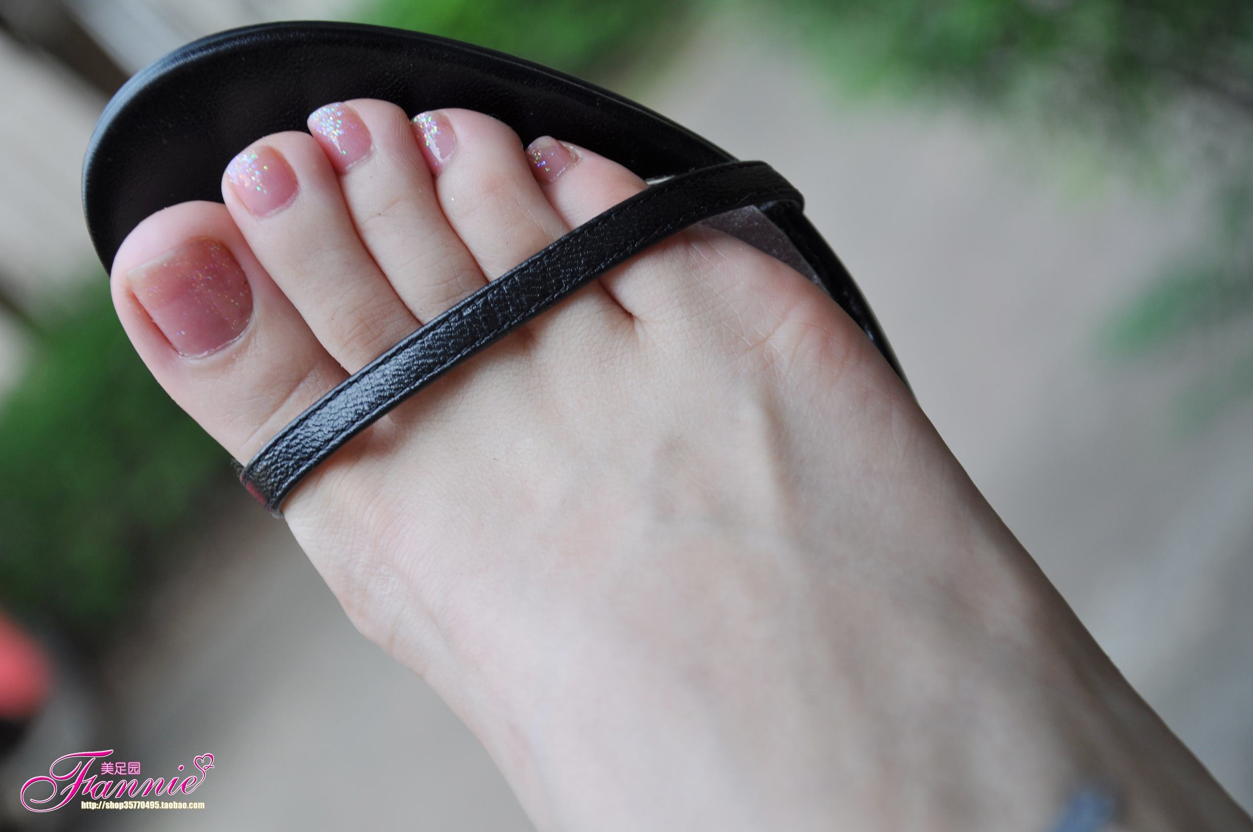 图片[10]-Fannie芬妮每足园 No.504 夏日足下 清爽靓丽 黑色拖鞋1[43P] – 速更版-美库