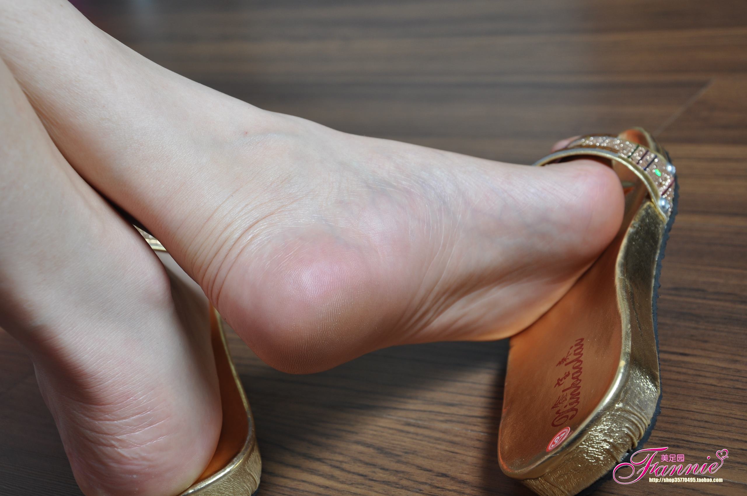 图片[37]-Fannie芬妮每足园 No.507 夏日足下 清爽靓丽 金色拖鞋[47P] – 速更版-美库