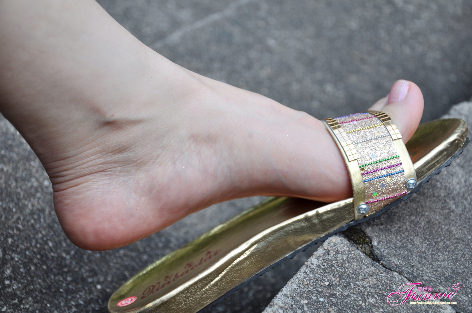 图片[46]-Fannie芬妮每足园 No.507 夏日足下 清爽靓丽 金色拖鞋[47P] – 速更版-美库