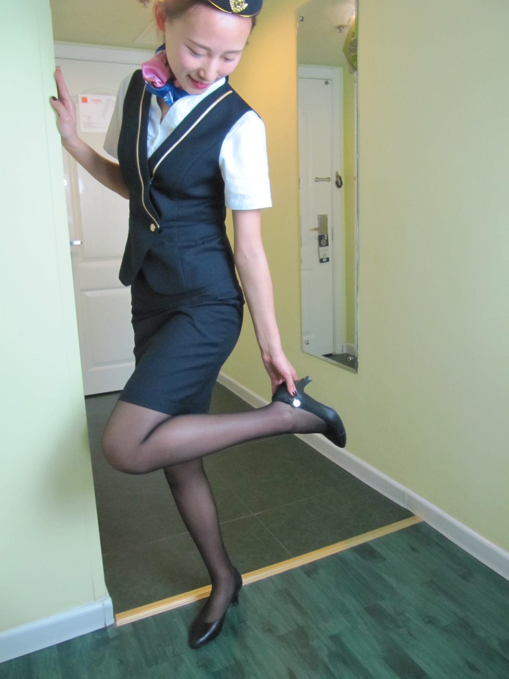 图片[13]-织梦行影@NO.037-第三十七期 学苑女生娟子 空姐黑丝（黑丝）[72P] – 速更版-美库