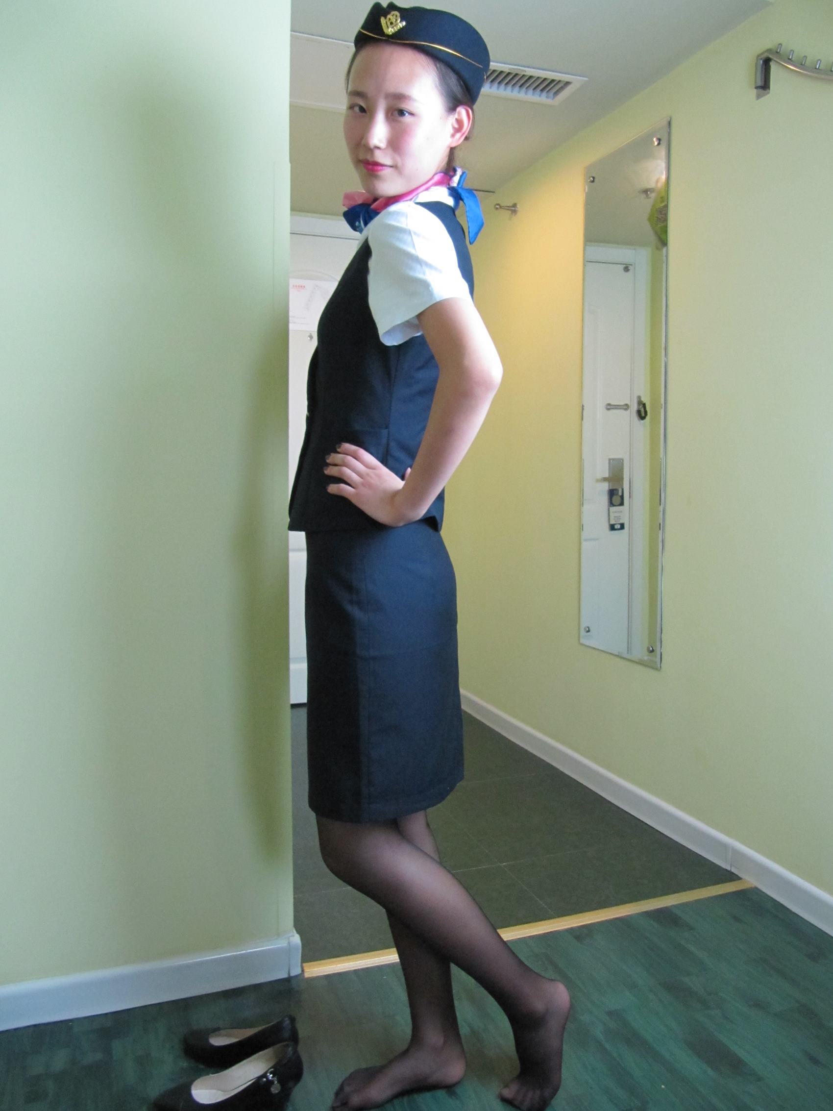 图片[18]-织梦行影@NO.037-第三十七期 学苑女生娟子 空姐黑丝（黑丝）[72P] – 速更版-美库