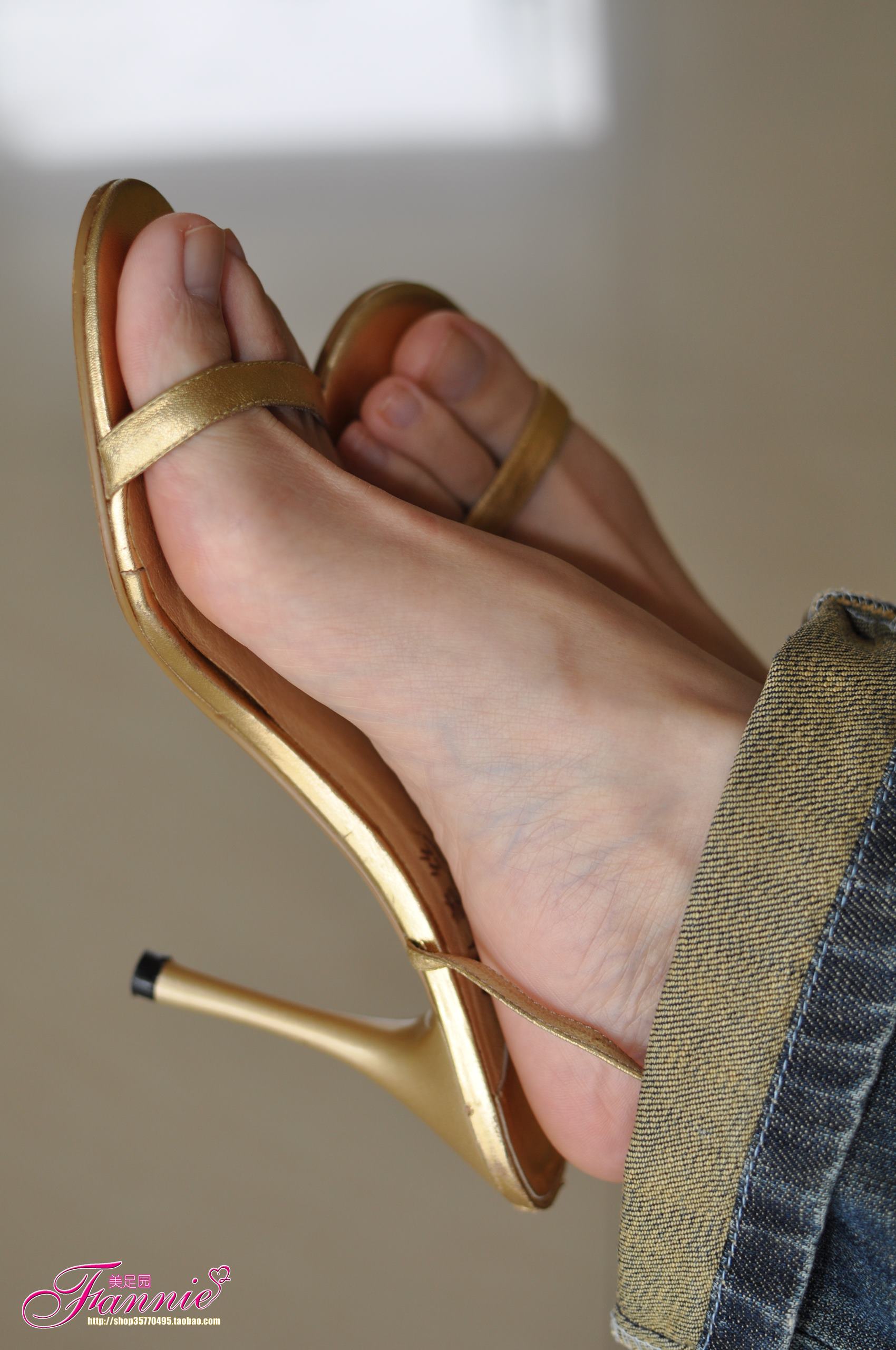 图片[58]-Fannie芬妮每足园 No.513 心绪盈秋 裸足高跟2[59P] – 速更版-美库