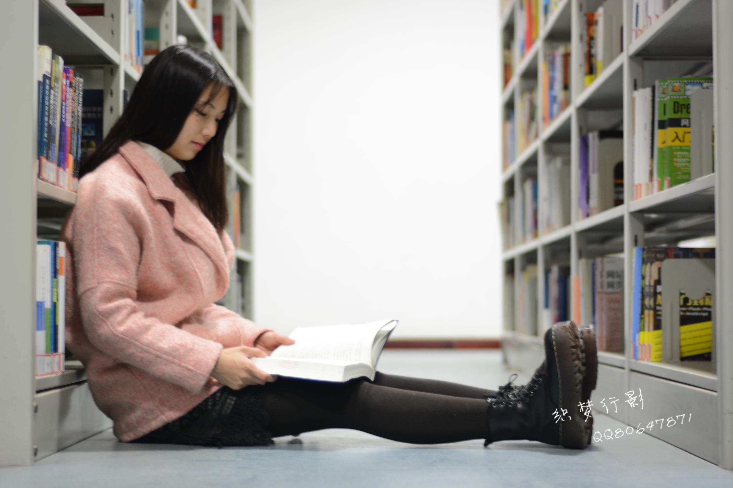 图片[11]-织梦行影@NO.040-第三十九期 校园图书馆小美女打底裤马丁靴白袜美脚（校园）[165P] – 速更版-美库