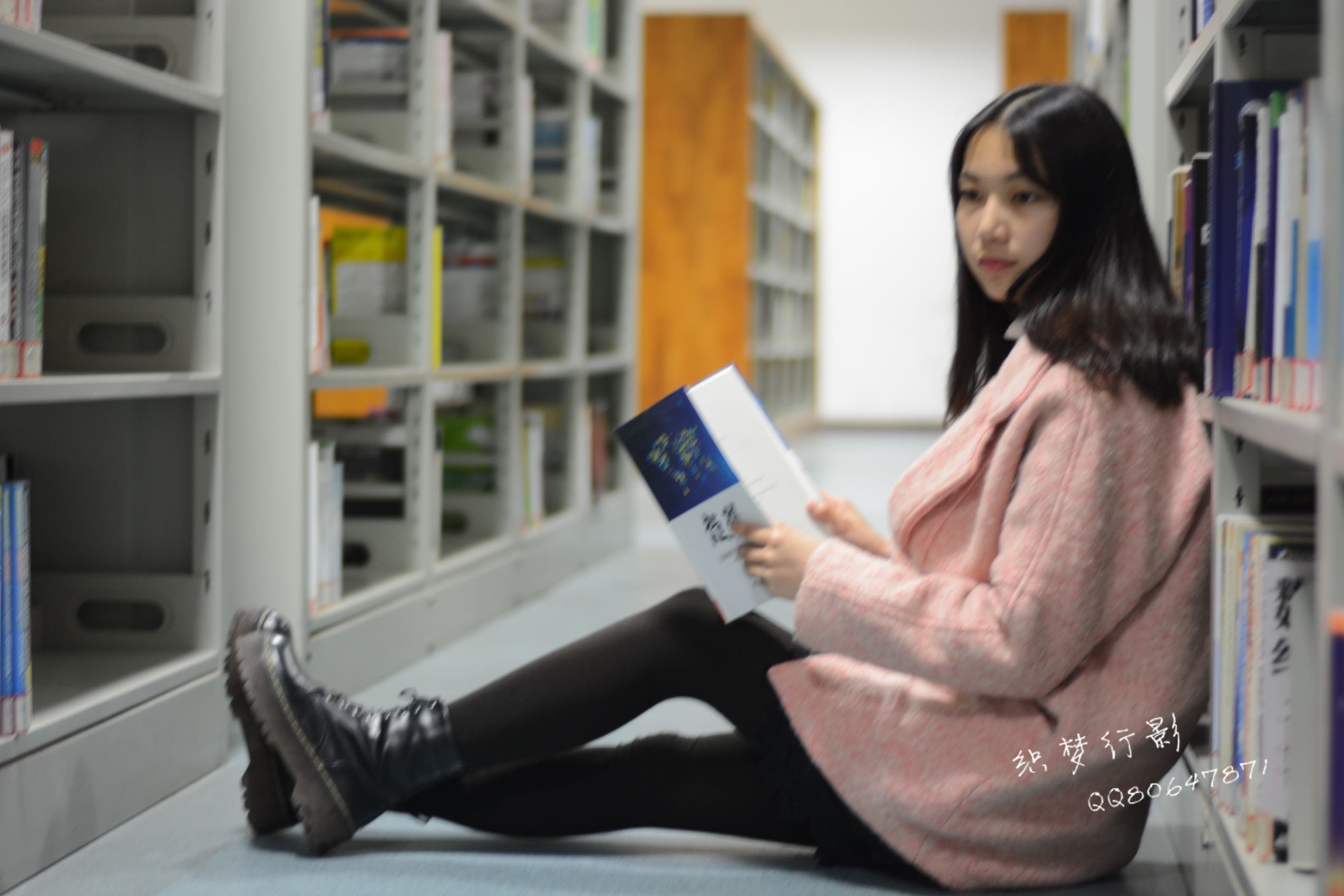 图片[17]-织梦行影@NO.040-第三十九期 校园图书馆小美女打底裤马丁靴白袜美脚（校园）[165P] – 速更版-美库