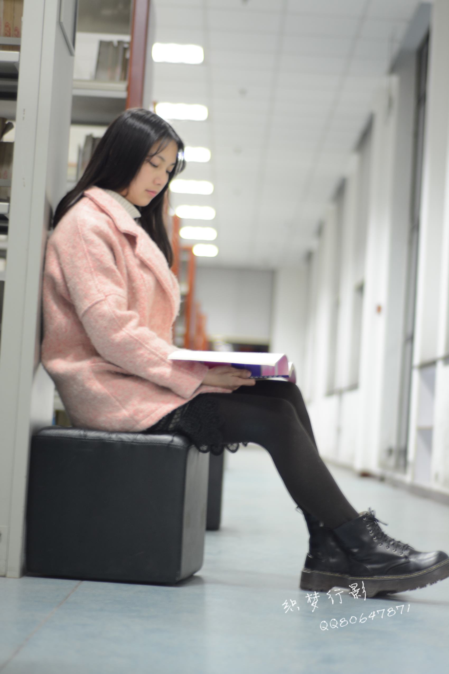 图片[21]-织梦行影@NO.040-第三十九期 校园图书馆小美女打底裤马丁靴白袜美脚（校园）[165P] – 速更版-美库