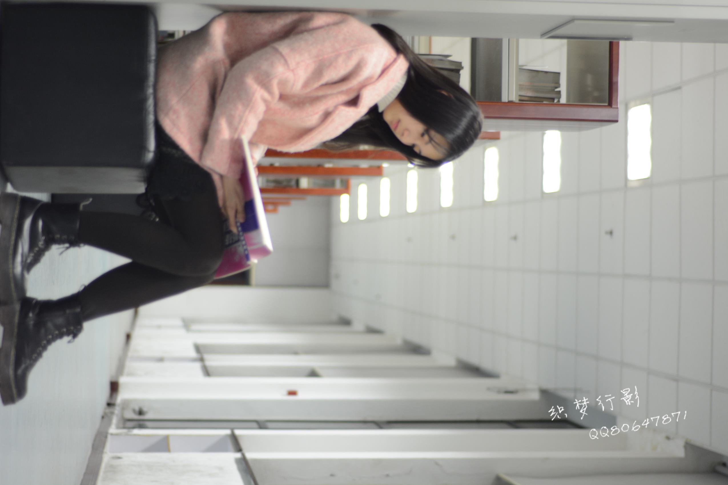 图片[22]-织梦行影@NO.040-第三十九期 校园图书馆小美女打底裤马丁靴白袜美脚（校园）[165P] – 速更版-美库