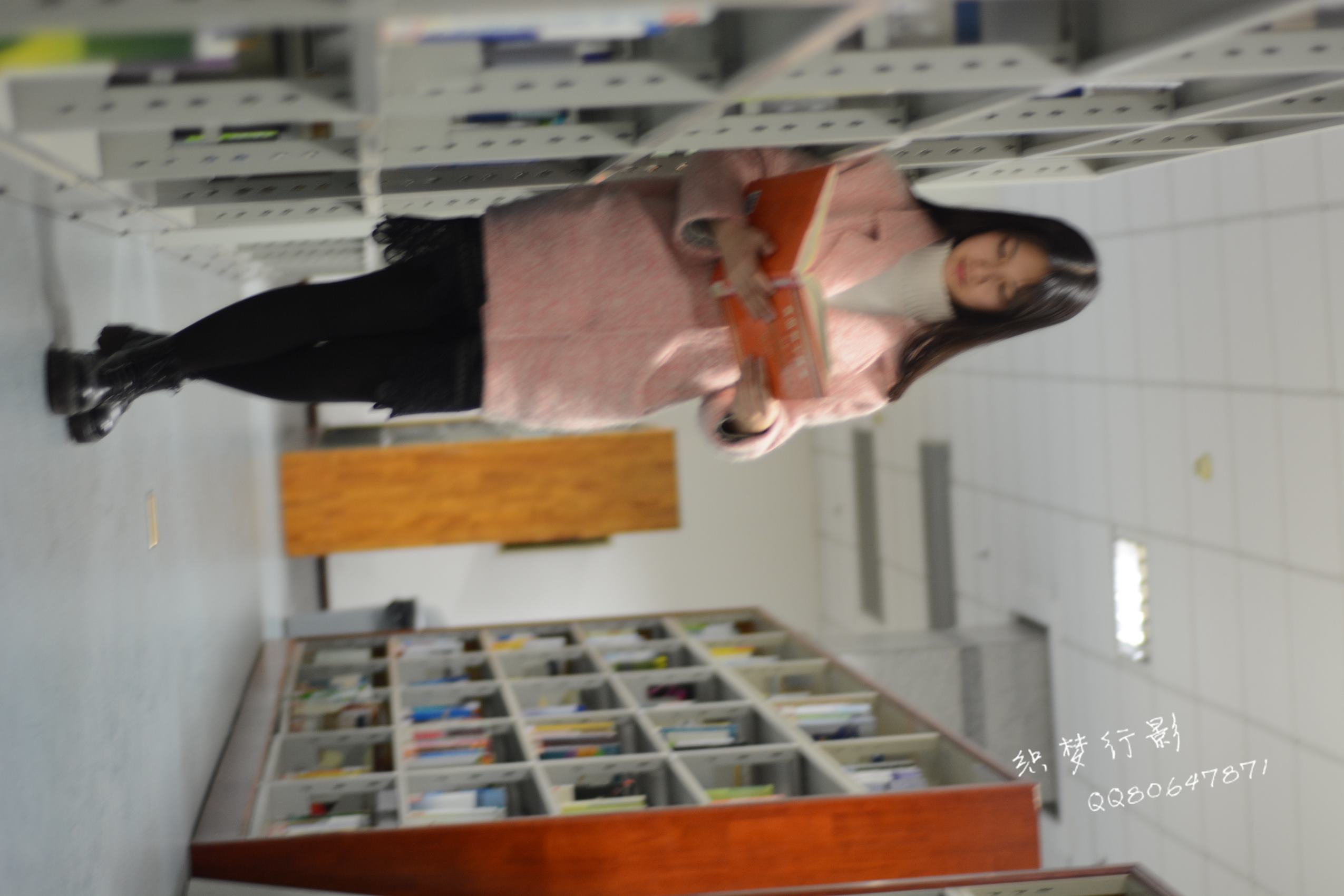 图片[30]-织梦行影@NO.040-第三十九期 校园图书馆小美女打底裤马丁靴白袜美脚（校园）[165P] – 速更版-美库