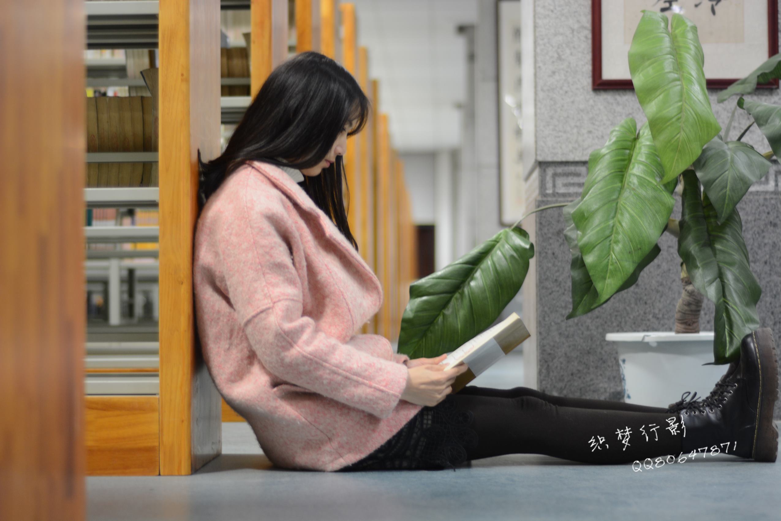 图片[58]-织梦行影@NO.040-第三十九期 校园图书馆小美女打底裤马丁靴白袜美脚（校园）[165P] – 速更版-美库