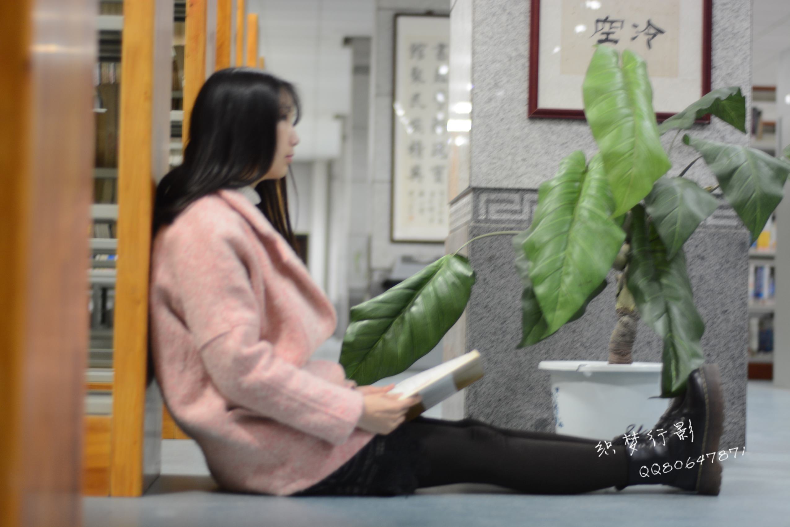 图片[60]-织梦行影@NO.040-第三十九期 校园图书馆小美女打底裤马丁靴白袜美脚（校园）[165P] – 速更版-美库