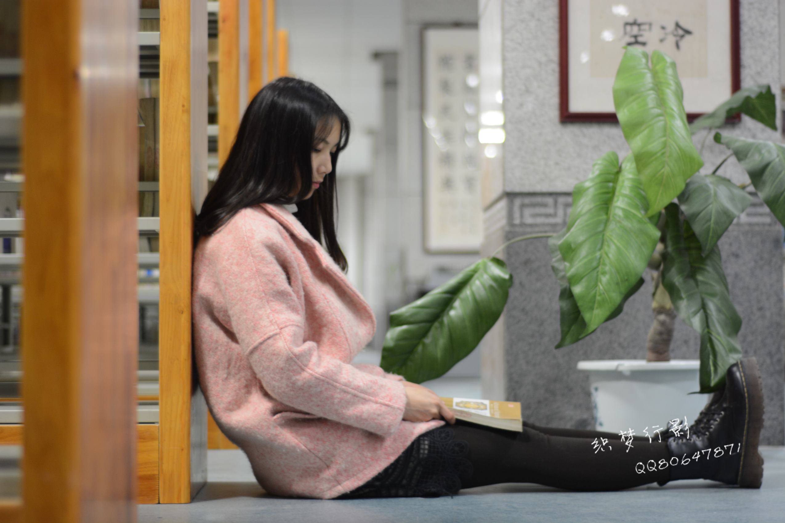 图片[63]-织梦行影@NO.040-第三十九期 校园图书馆小美女打底裤马丁靴白袜美脚（校园）[165P] – 速更版-美库