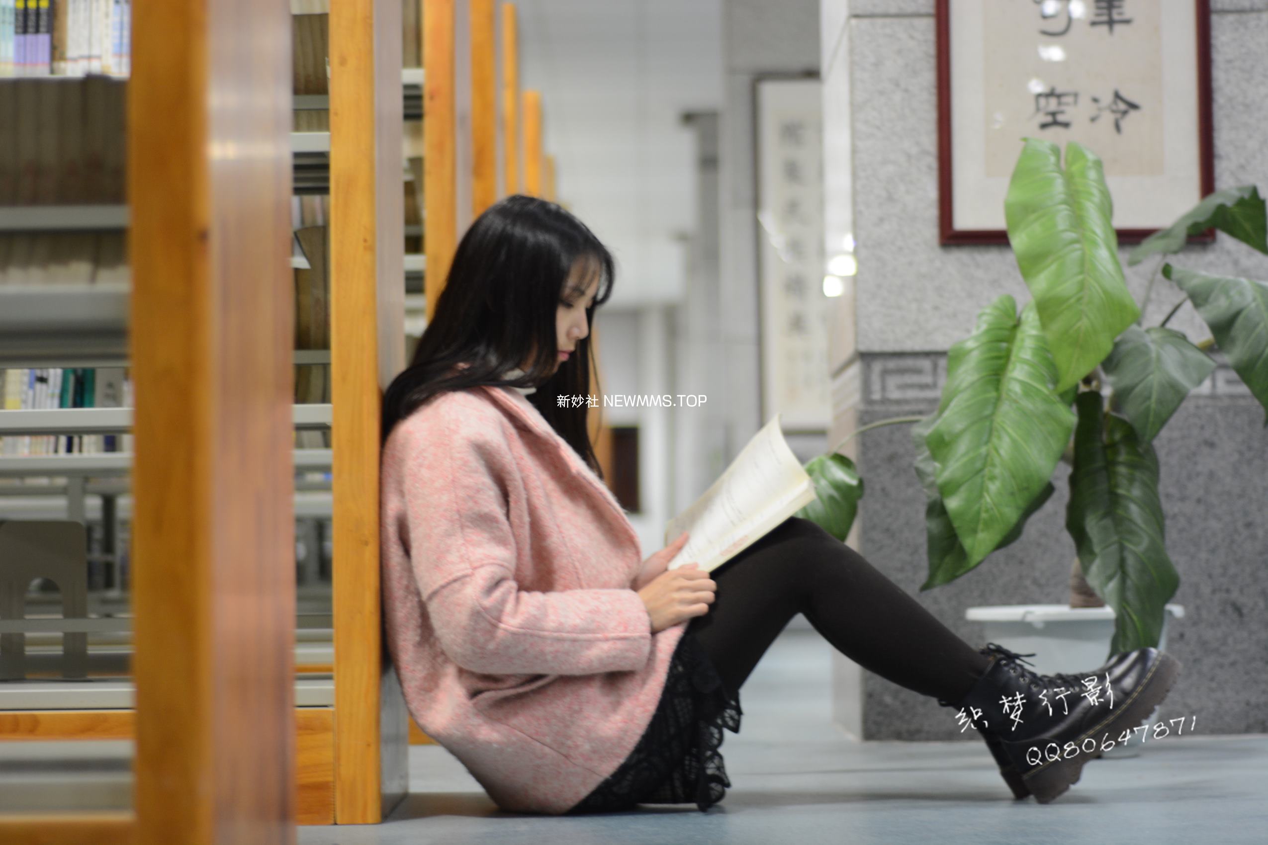 图片[67]-织梦行影@NO.040-第三十九期 校园图书馆小美女打底裤马丁靴白袜美脚（校园）[165P] – 速更版-美库